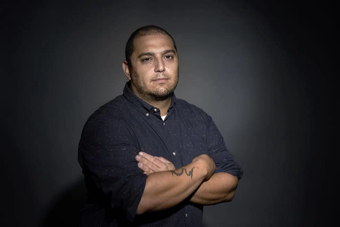 »Med nedskydningen af elevfordelingen og den manglende lyst til at gå videre med tanken om at nedbryde ghettoerne har vi valgt at leve adskilt. Hvorfor? Fordi vi måske har indset, at multikulturalisme er lig med sammenstød – derfor adskillelse,« skriver Ali Aminali.