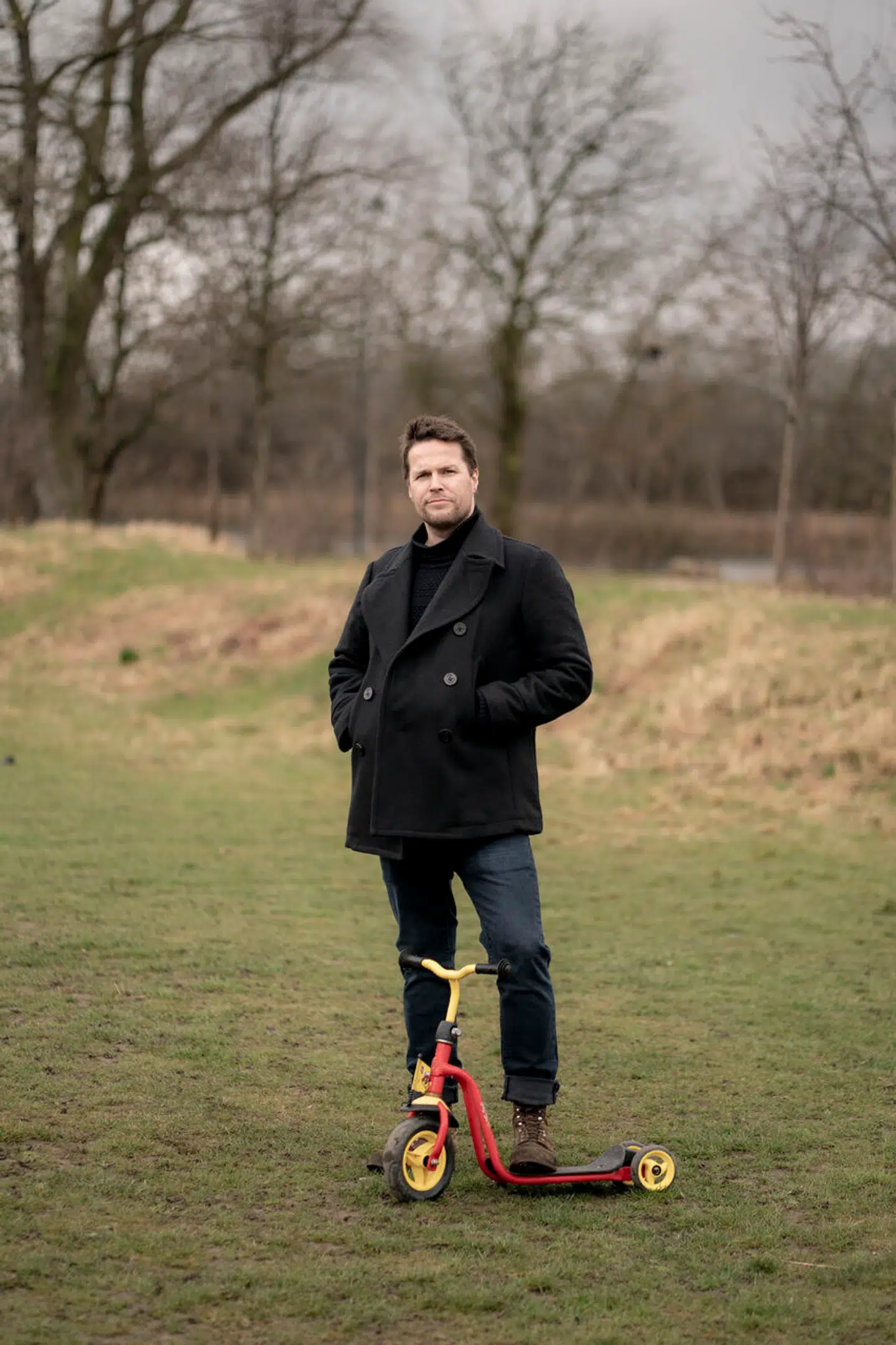 Samfundspresset i forhold til både børn og arbejde har sandsynligvis negativ betydning for forældres trivsel, mener Henrik Hvenegaard Mikkelsen.