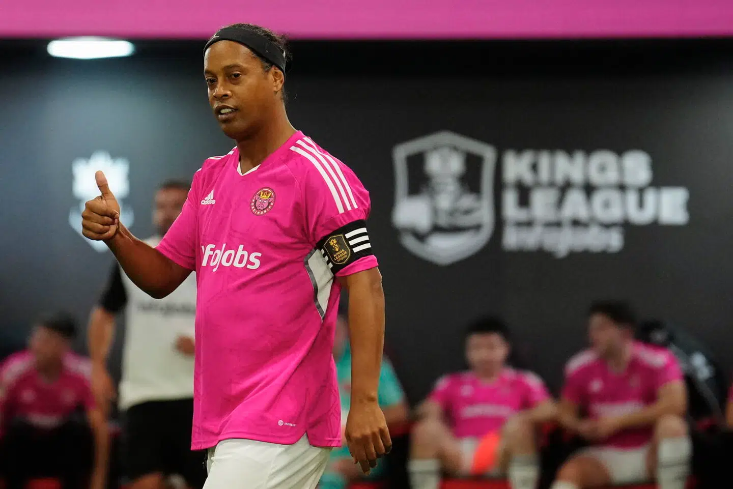 Ronaldinho var langt fra storhedstidens topform, da han i februar spillede en enkelt kamp for Kings League-holdet Porcinos FC. Dette forhindrede dog på ingen måde rekordhøje seertal.