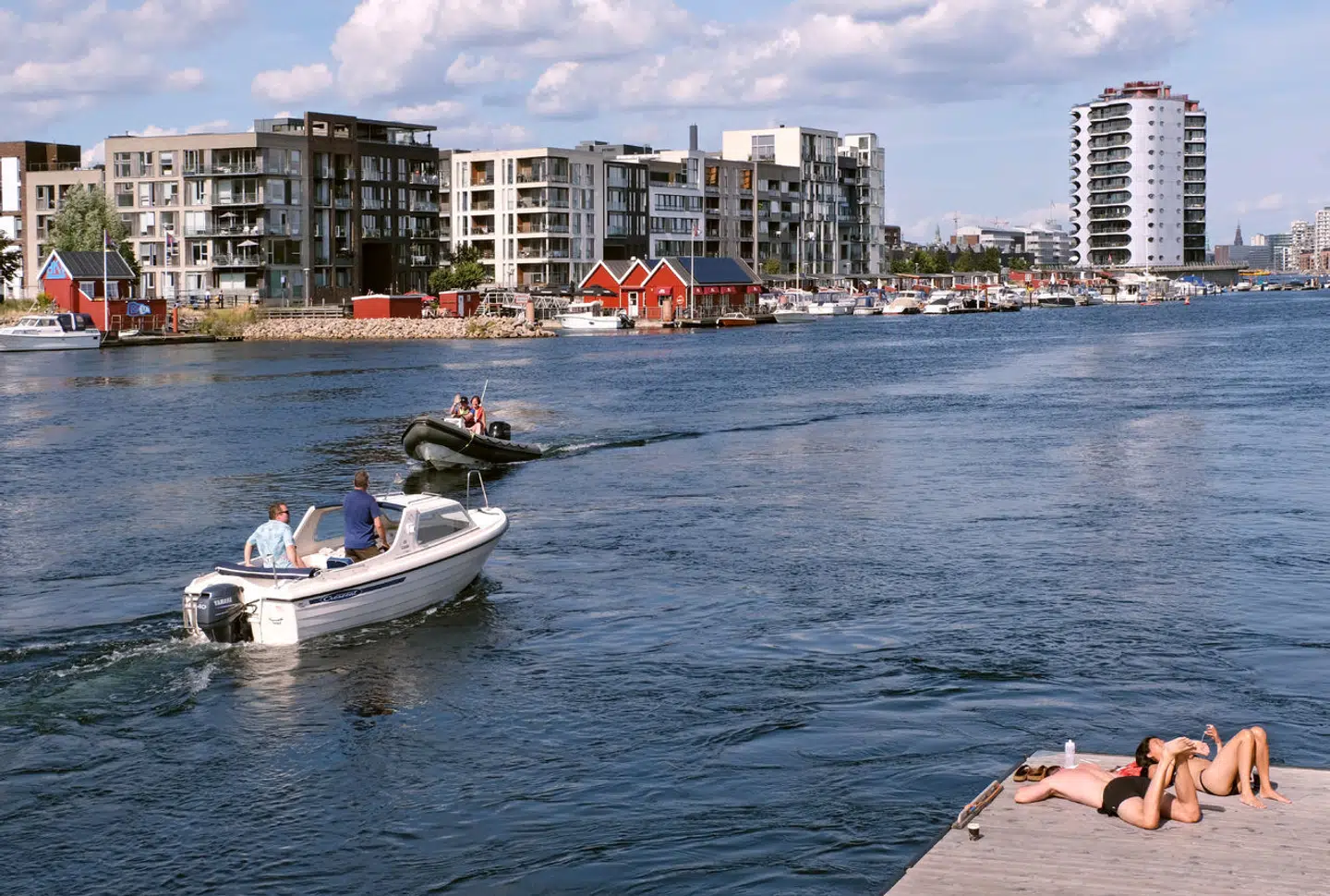 By & Havn vurderer, at vandscootere og jetski, der tidligere har skabt problemer i Sydhavnen, vil holde sig væk til sommer. Derfor åbner By & Havn igen de såkaldte stigborde for gennemsejling.