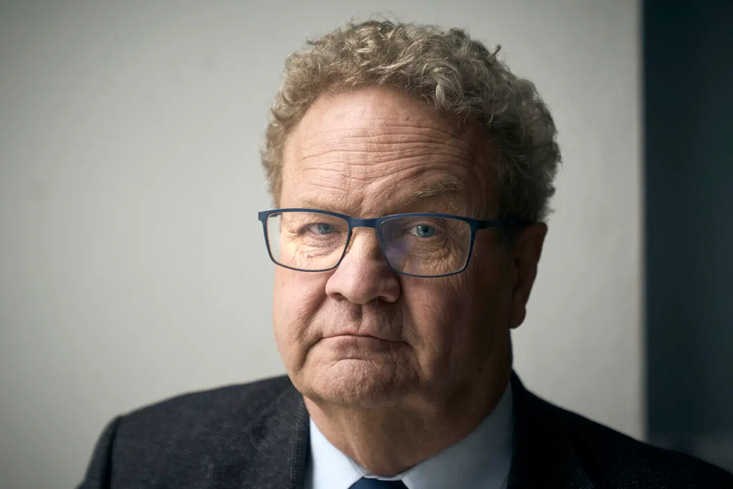 Retssikkerheden er i den grad udfordret, og det bliver kun værre de kommende år, mener Venstres retsordfører, Preben Bang Henriksen, om baggrunden for et omfattende udspil, der skal afhjælpe situationen ved de danske domstole. Et afgørende problem udestår dog, mener professor.