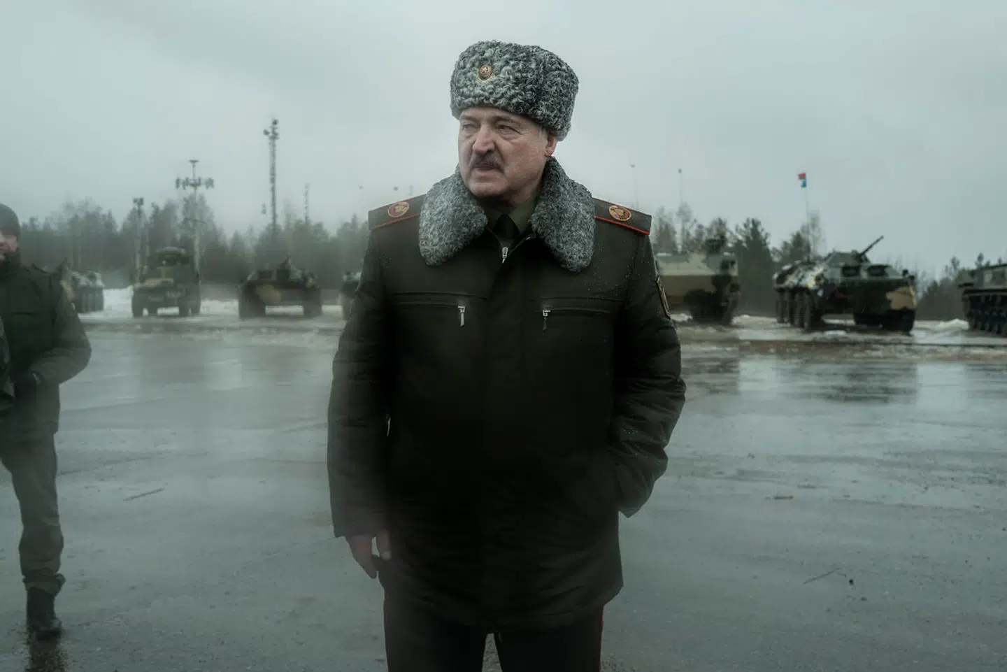 De gode gamle dage er tilbage. Belarus' præsident, Aleksandr Lukasjenko, har drømt om atomvåben, lige siden han kom til magten i 1994. Han kaldte det en fejl, da hans forgængere gav afkald på de sovjetiske atomvåben, der stod tilbage efter landets selvstændighed i 1991.