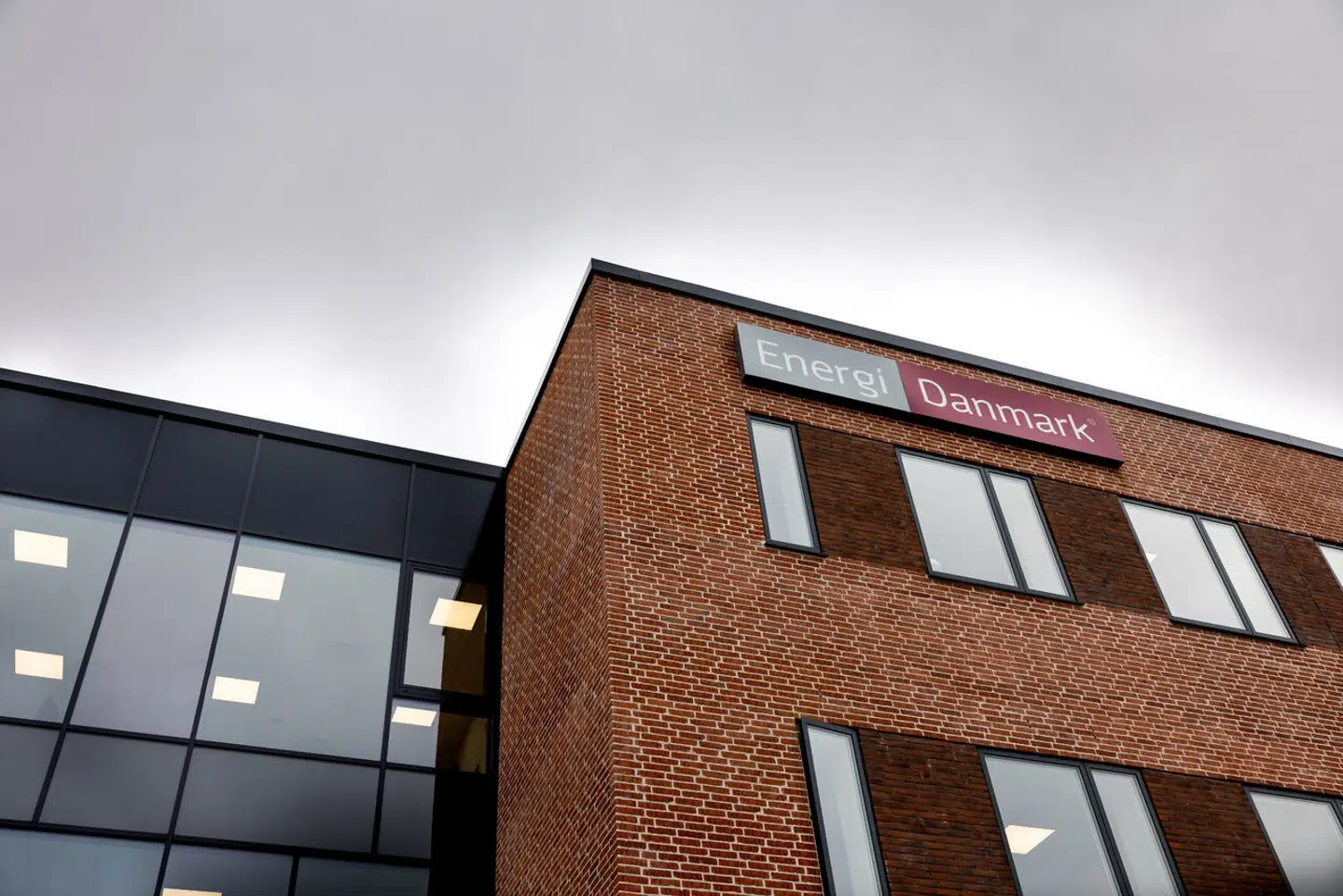 Tre nøglemedarbejdere i Energi Danmark har optjent bonusser for 2022 på hver mellem 250 og 300 millioner kroner. Selskabet nægter at udbetale dem og kalder bonusaftalen ugyldig.