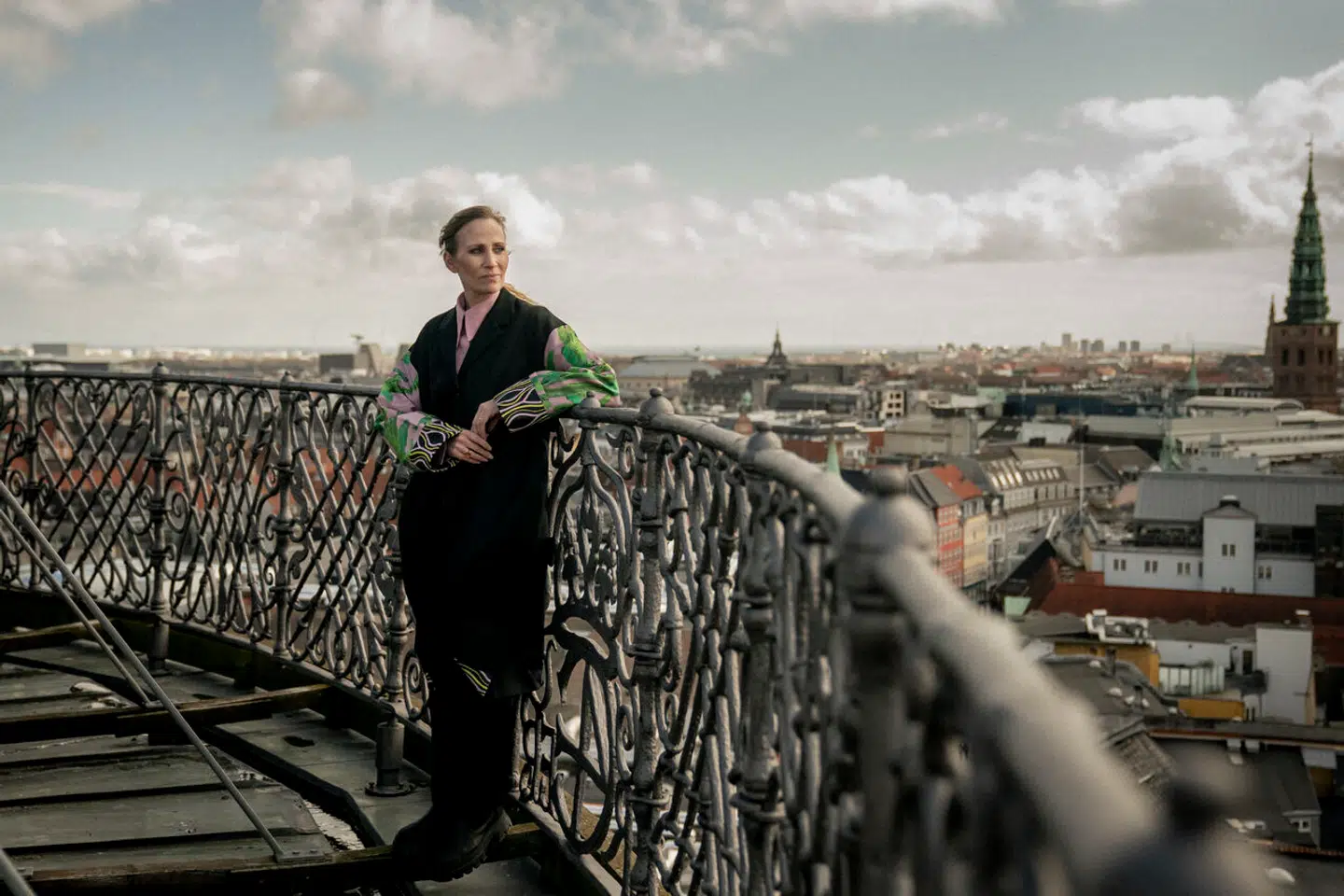 Jeanette Bursche er nyudnævnt direktør for Rundetaarn i midten af København. Hun vil indbyde både kunstnere og videnskabsfolk til at udstille i tårnet, som med sin kongelige oprindelse og sit stjerneobservatorie både repræsenterer danmarkshistorien og naturvidenskaben.