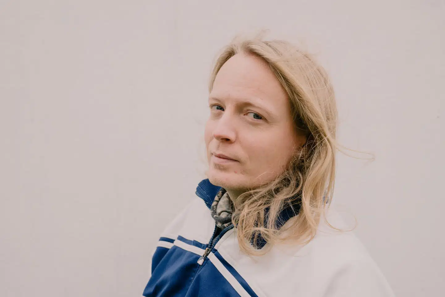 »Glenn Beck, der i sin jyske provins-opvækst kæmpede med erkendelsen af, at han er en af de uheldige, har begået et rasende vredt mesterværk,« mener Kathrine Lilleør.