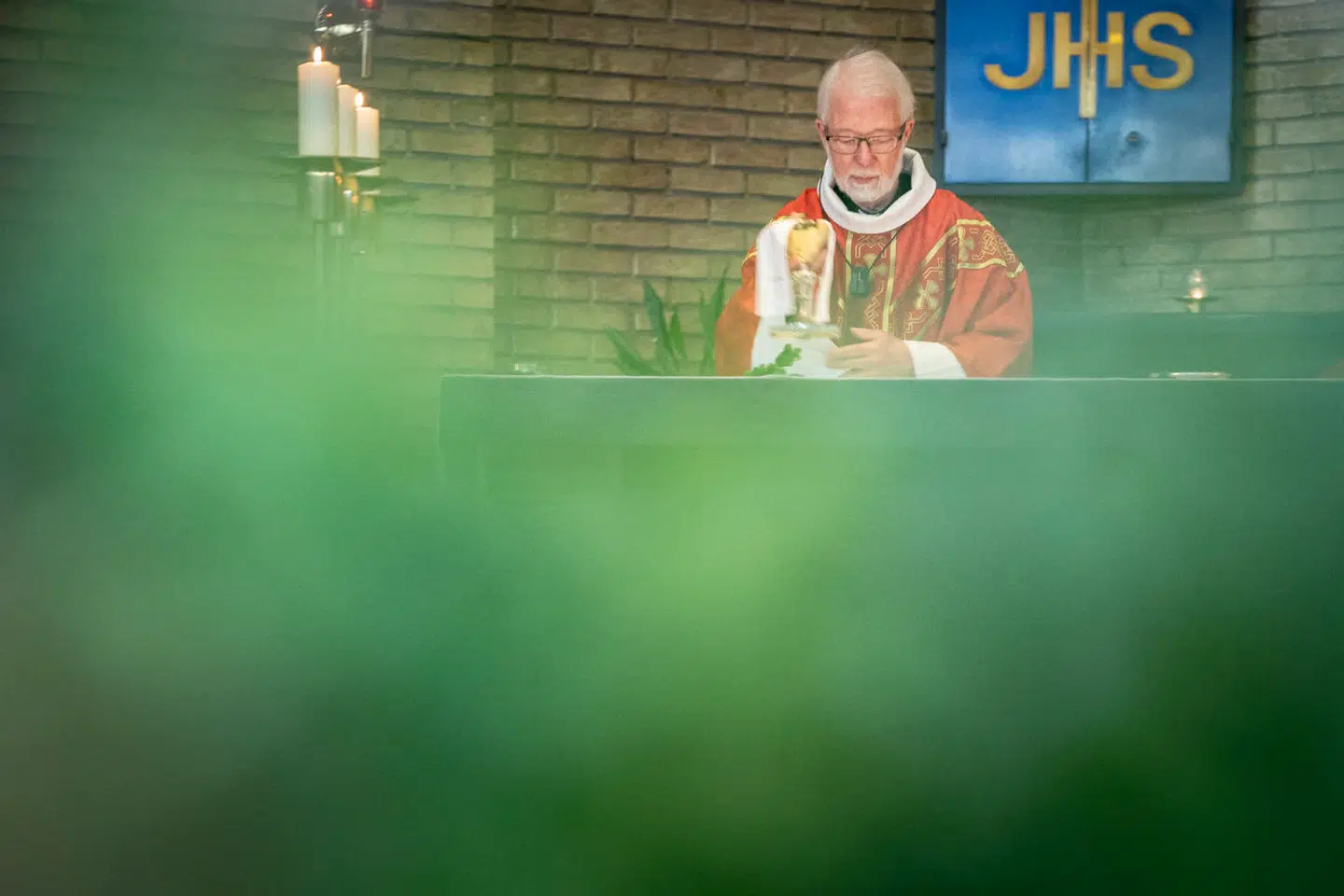 Niels Engelbrecht er præst og har i årtier været med til at håndtere krænkelsessager i den katolske kirke i Danmark. Her er han i forbindelse med Palmesøndag i Sankt Nikolaj Kirke i Hvidovre. Han ønsker i dag ikke at besvare spørgsmål fra Berlingske om den nye sag.