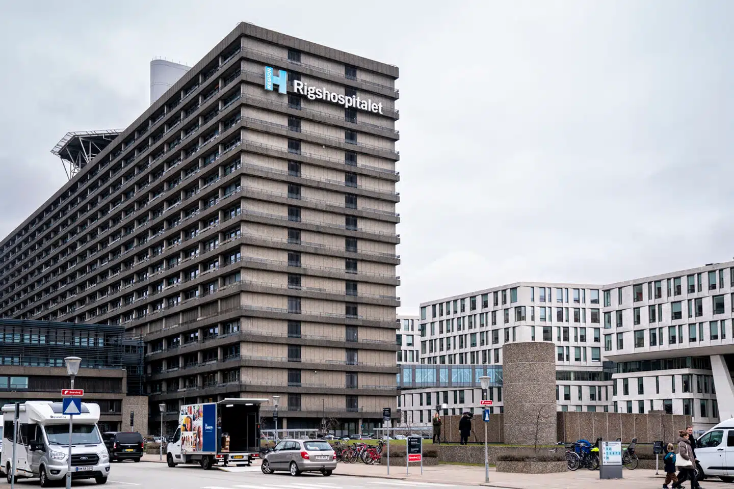 Region Midtjylland har indgået aftaler med Rigshospitalet og Herlev Hospital om at tage imod kræftpatienter, så de i højere grad kan opereres til tiden.