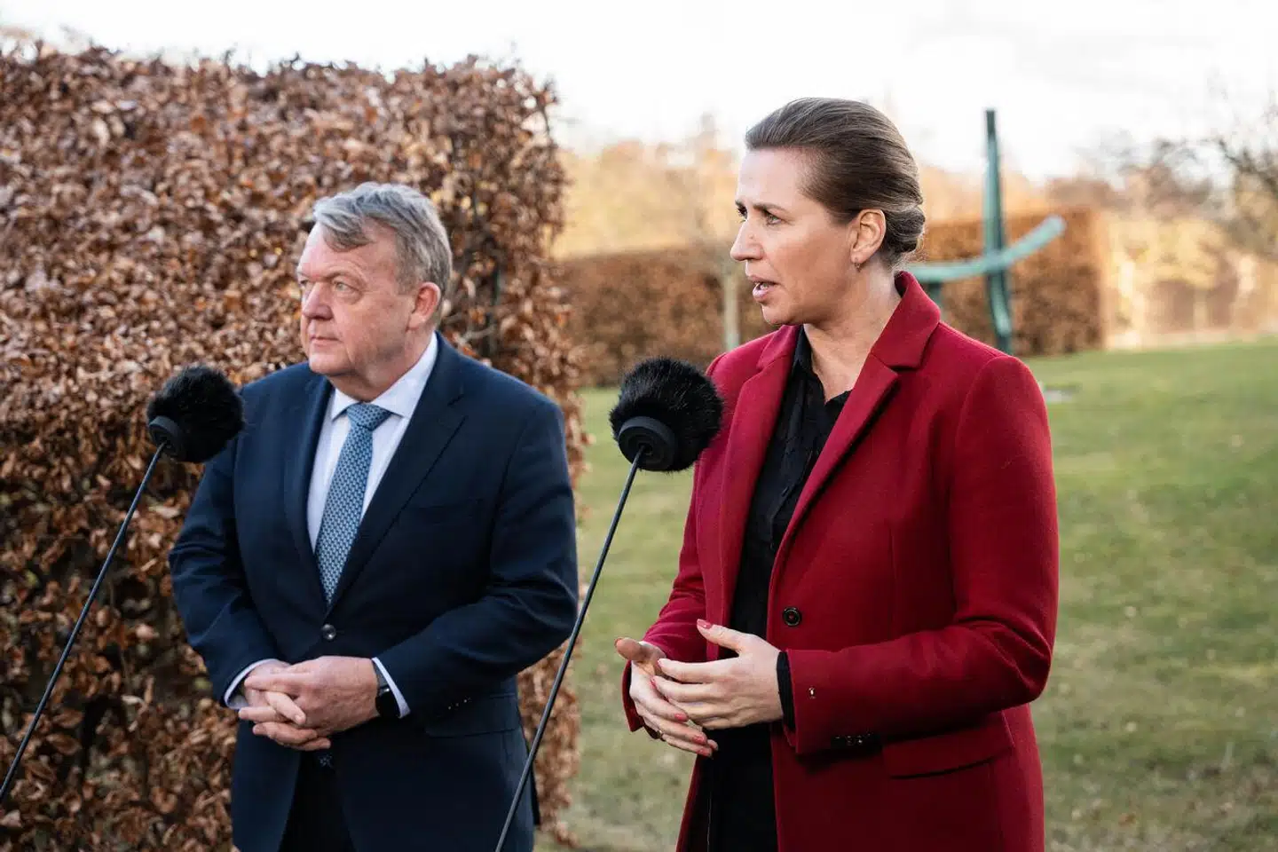 »Selvfølgelig interesserer de folkevalgte og deres nærmeste ansatte sig for meningsmålinger. Men det kunne jo være, at det dyk, som Socialdemokratiet og Venstre oplever, er en kalkuleret risiko,« skriver Torben Steno.