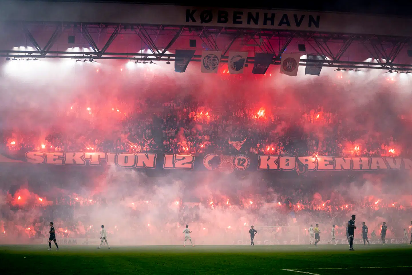 Parkens B-tribune, også kaldet Sektion 12, er hjemsted for nogle af de mest inkarnerede FCK-fans.