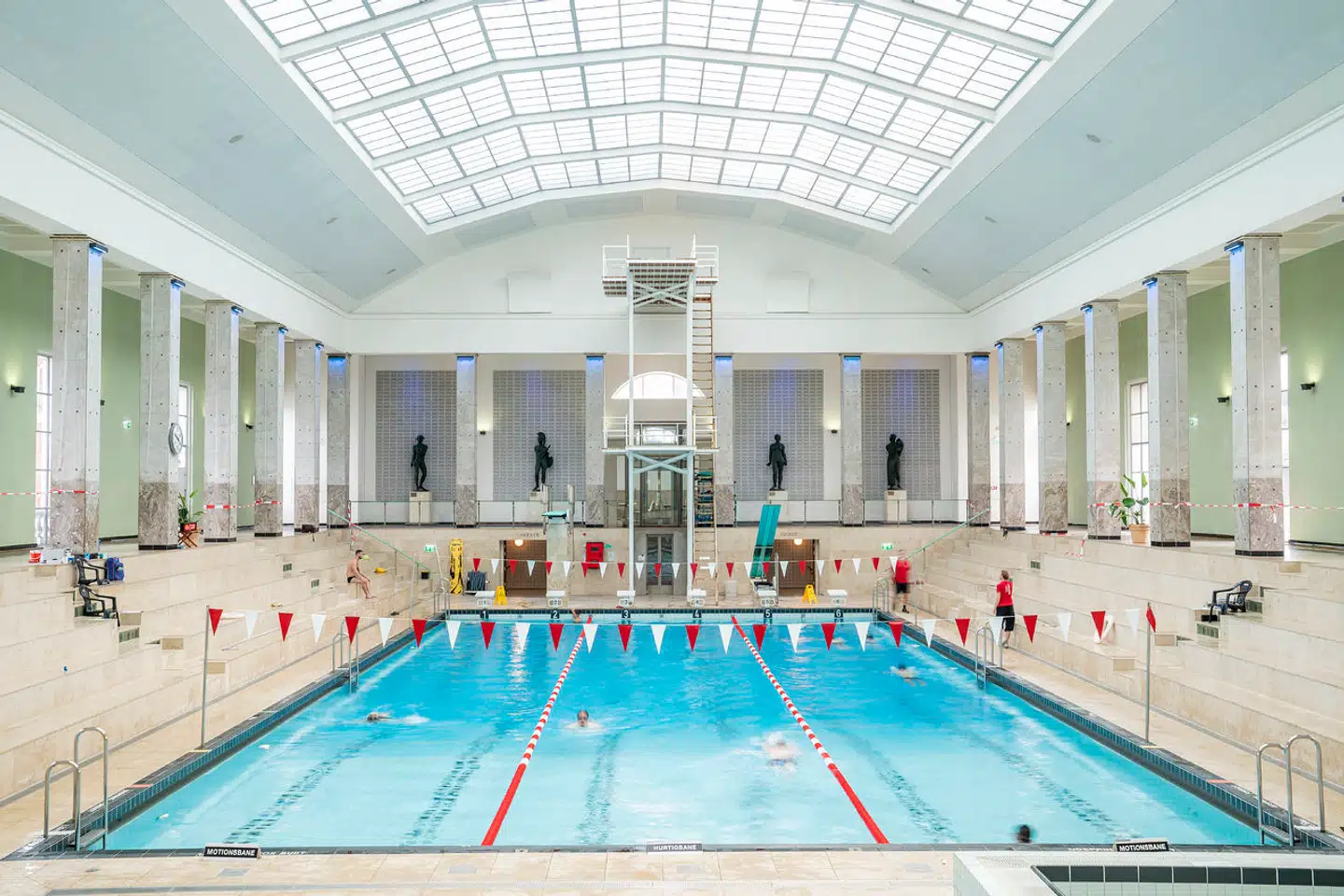 Øbro-Hallen er kendt som »Københavns smukkeste svømmehal«, men er lige nu lukket på grund af renovering.