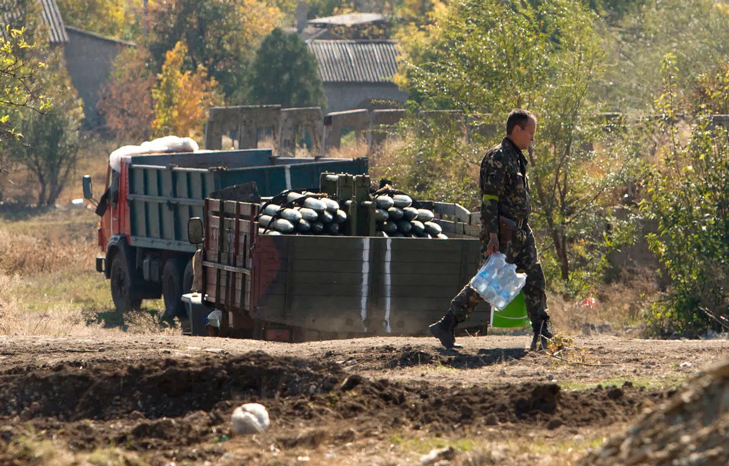 Ukrainsk militær har akut brug for ammunition. Derfor har det vakt vrede og frustration, at de schweiziske politikere forhindrer andre lande i at levere ammunition indkøbt i Schweiz videre til ukrainerne.