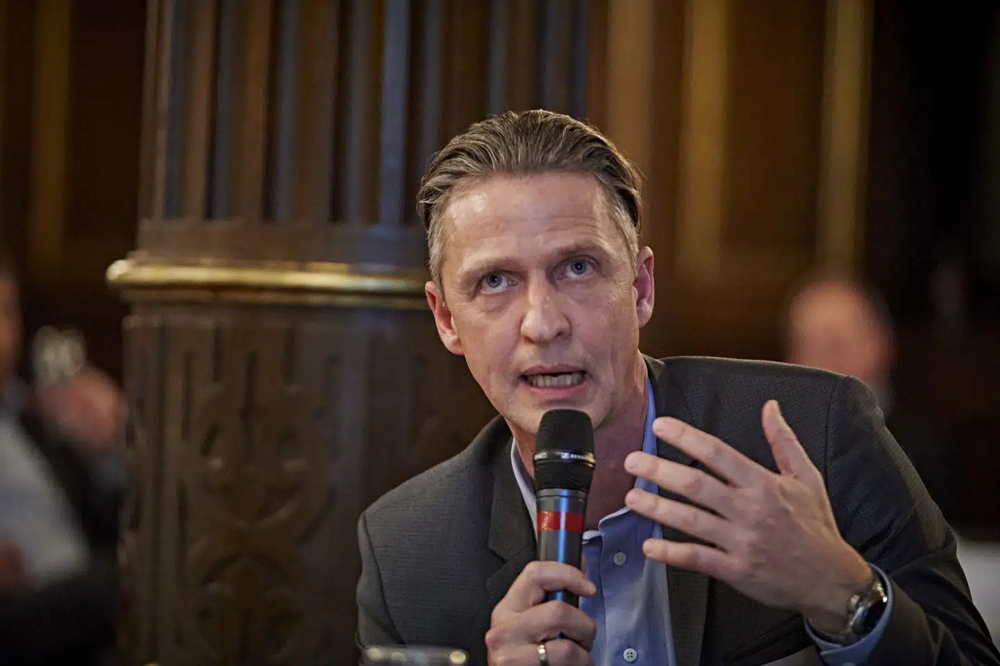 Topchef Lars Nørholt blev hyldet som en innovativ iværksætter, da Hesalight i 2014 og 2015 kunne præsentere store millionoverskud fra salg af LED-belysning. I virkeligheden var selskabet bygget på grov svindel, og Nørholt afsoner nu en dom på syv års ubetinget fængsel.