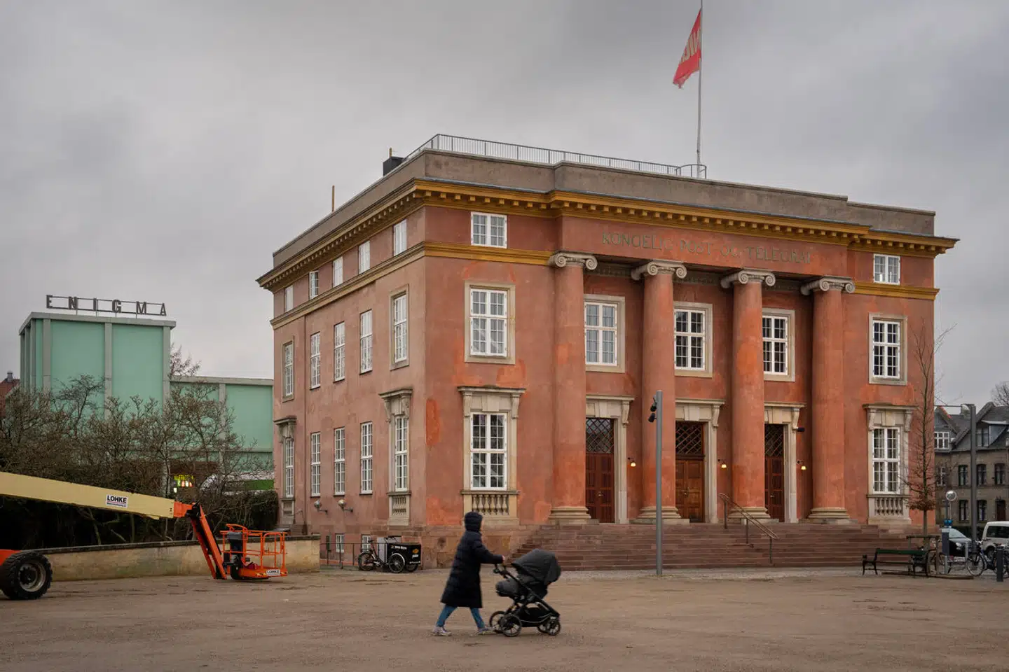 ENIGMA - Museum for post, tele og kommunikation er åbnet for få uger siden. Her kan man opleve alt lige fra en græskarformet postdiligence til computerspil, Nazitysklands krypteringsmaskine og foruroligende fake news.