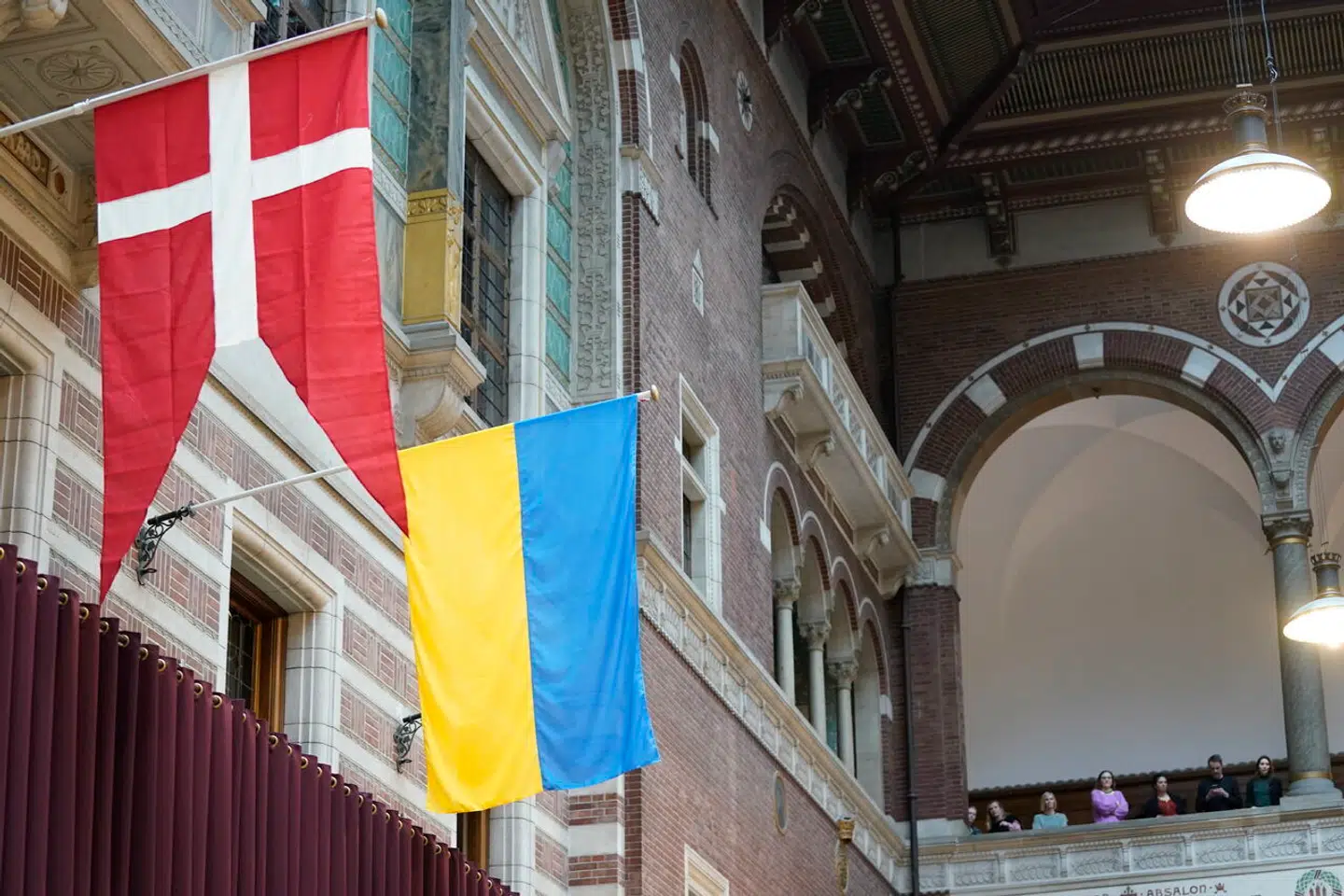 Etårsdagen for Ruslands invasion af Ukraine blev markeret på Københavns Rådhus i København 24. februar.