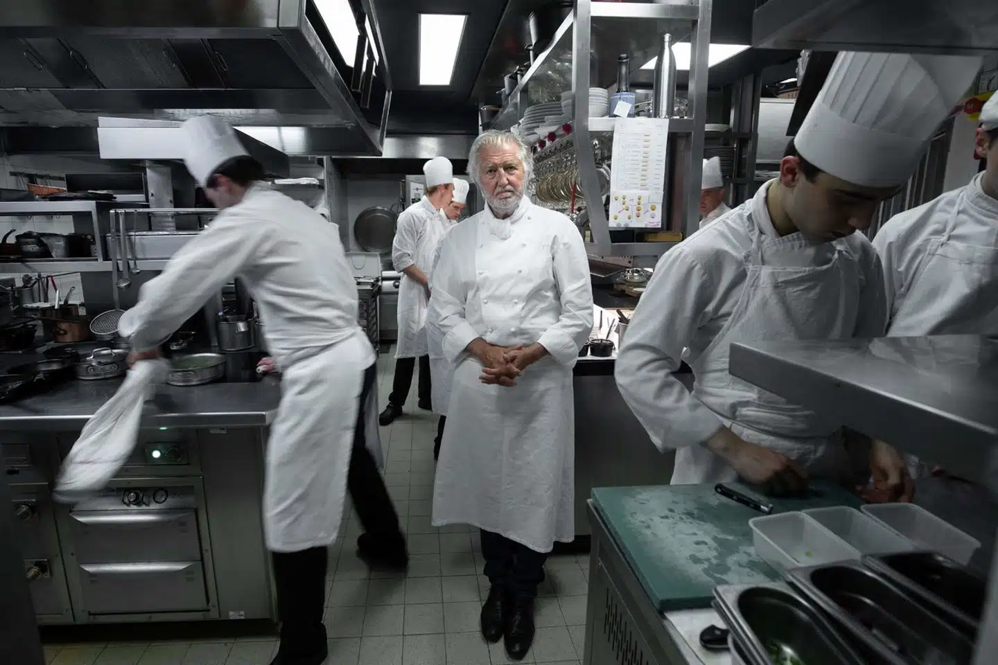 75.000 ansatte i hotel- og restaurantbranchen får lønstigning på 4,5 kr. i timen i 2023 og 2024 med ny overenskomst. Det skriver parterne i en pressemeddelelse. (Photo by JOEL SAGET / AFP)