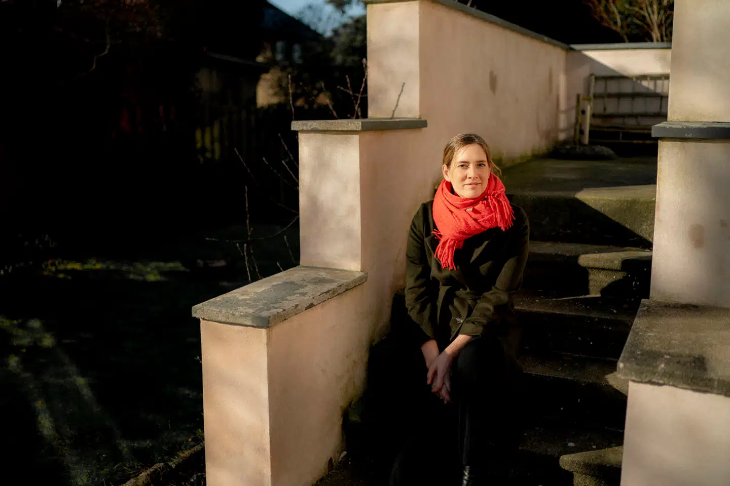 Privatøkonom Louise Aggerstrøm Hansen fra Danske Bank har købt et hus i Brønshøj sammen med sin kæreste. Hun fortæller om sine overvejelser ved at slå til i det nuværende marked – fordele og ulemper, hjertebanken over renteudviklingen og hvordan hun fik forhandlet sig til en klækkelig rabat.
