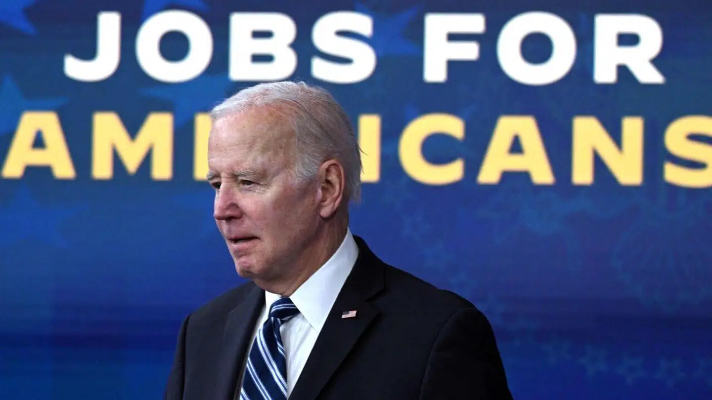 Præsident Joe Biden kan være meget tilfreds med udviklingen i USAs økonomi og det stærke arbejdsmarked. Men det gør arbejdet meget hårdere for den amerikanske centralbank. Arkivfoto: Jim Watson/AFP/Ritzau Scanpix