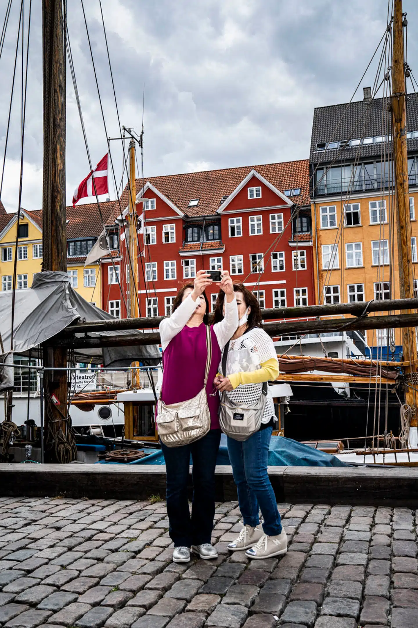 Selvom ledigheden stiger, er der stadig mange ledige job i servicefagene i København. Der er kommet gang i turismen, lufthavnen og hotellerne, fremhæver fagforeningen 3F og påpeger, at der fortsat er pænt gang i byggeriet i hovedstaden.