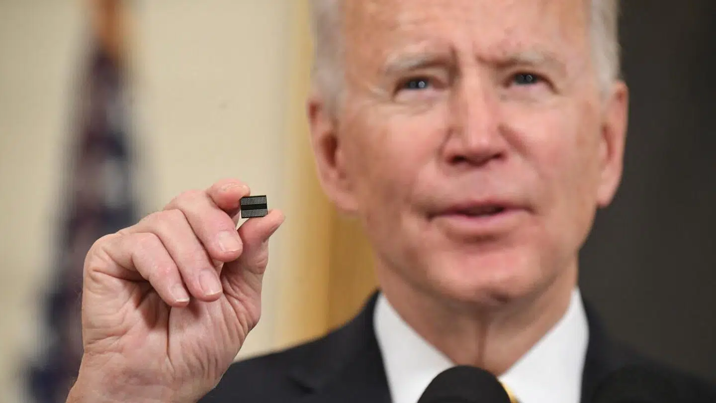 Præsident Joe Bidens regering har indført flere restriktioner, der skal sikre, at Kina ikke får adgang til den vigtige mikrochipteknologi.