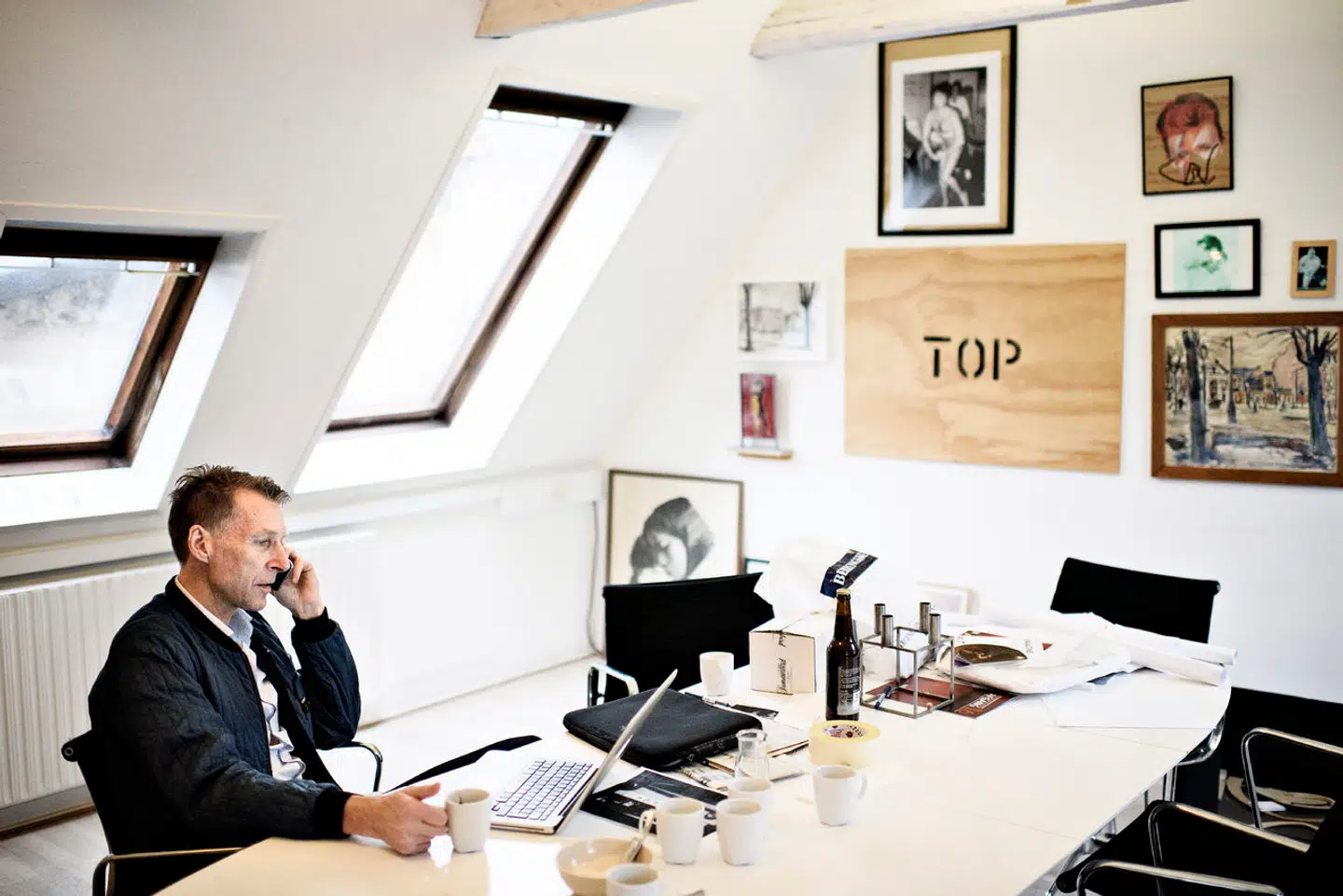 Jon Stephensen på chefkontoret. Anklagerne mod ham er også led i et opgør med en type teaterchef, der er på retur.