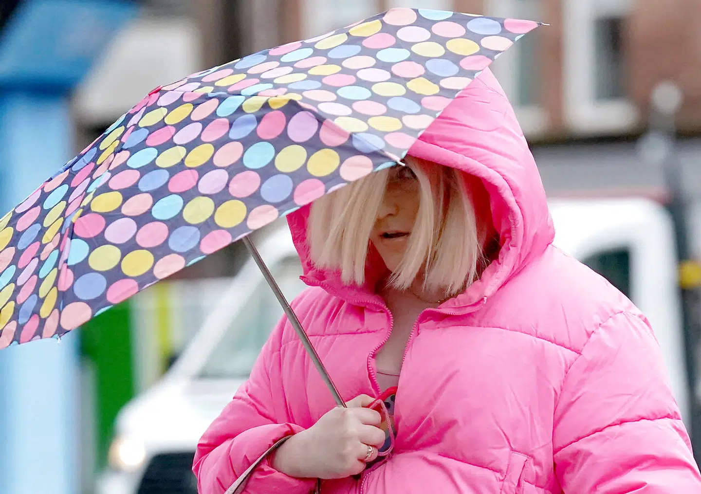 Transseksuelle Isla Bryson blev kendt skyldig i to voldtægter, men blev i første omgang sendt i kvindefængsel som straf. Det ødelagde den tidligere skotske premierminister Nicola Sturgons politiske karriere.