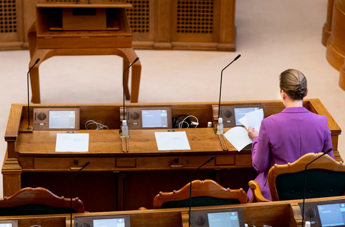 »Det er virkelig en situation, hvor vælgerne har vendt den her regering ryggen på utroligt kort tid,« siger valgforsker Kasper Møller Hansen om en ny Gallup-måling. For statsminister Mette Frederiksens parti er tilbagegangen til at tage og føle på.