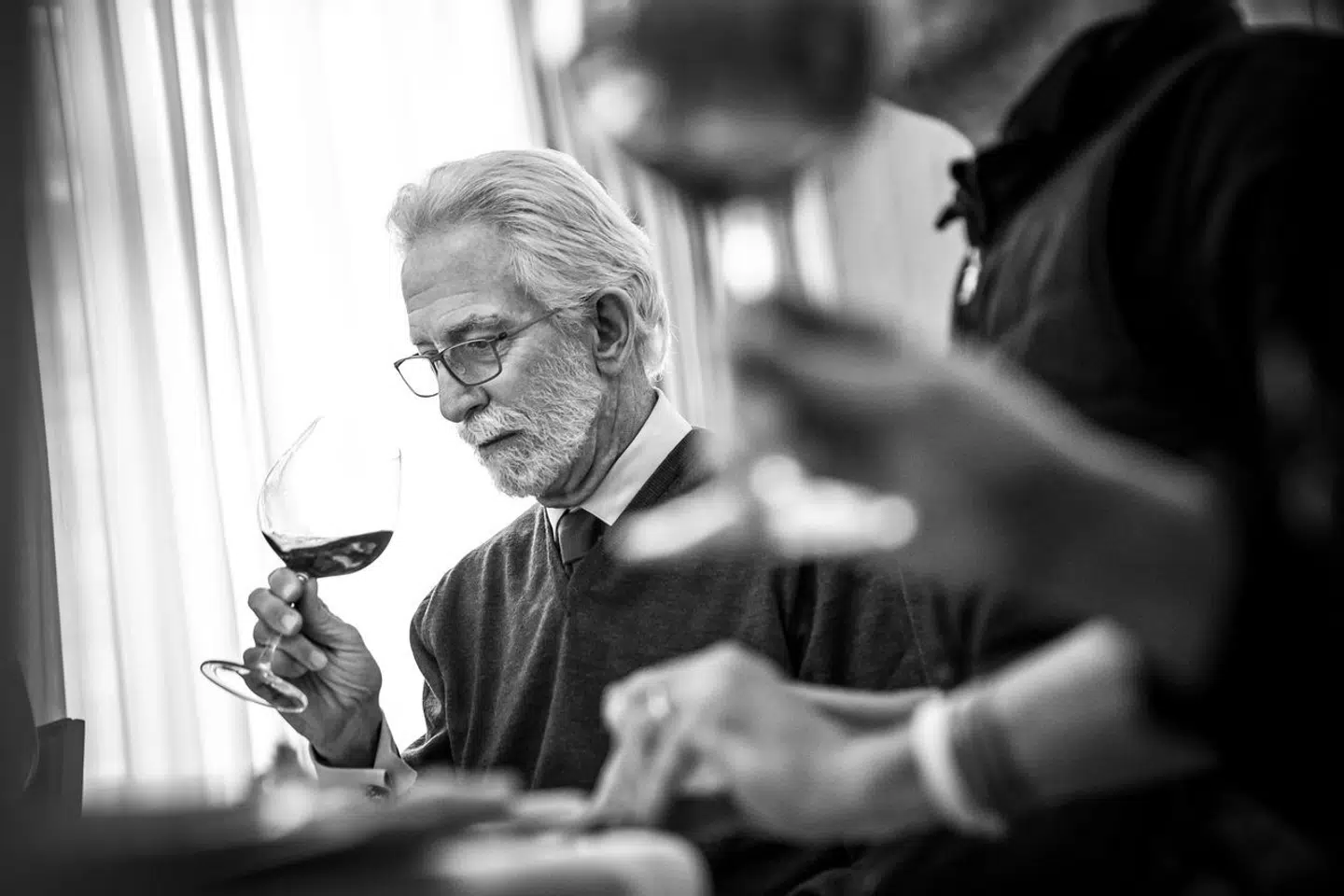 Mondavi-familien, Californiens gyldne vinfamilie, fejrer 100 år på d'Angleterre med historisk smagning, men vinmarkerne og Mondavi-navnet har de ikke længere kontrol over. Her det Tim Mondavi, der smager.