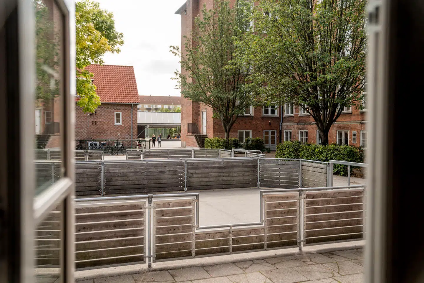 En ny sparerunde kan ramme skoleområdet på Frederiksberg. Det har endnu en gang vakt kritik i byens folkeskoler.