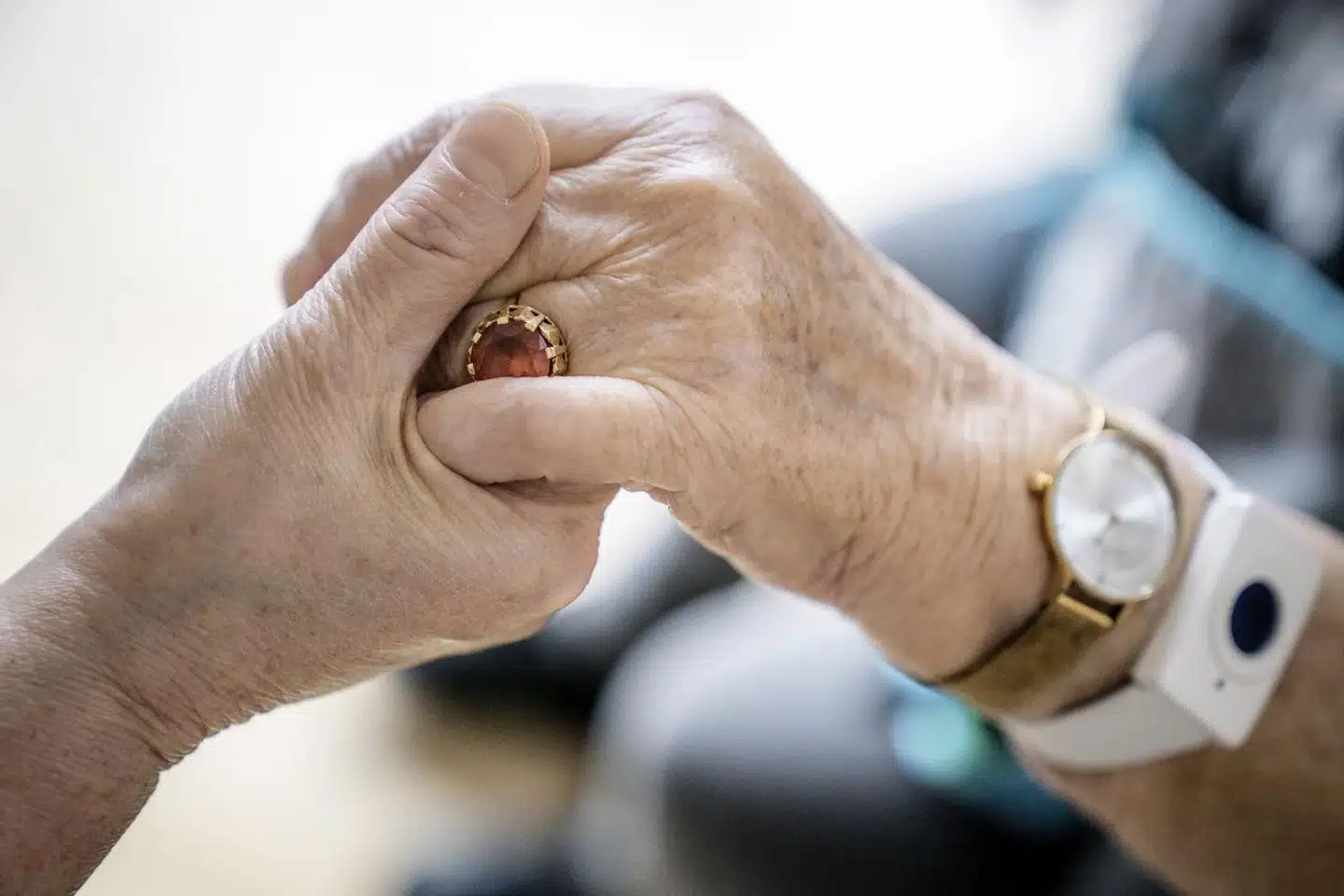 »Jeg savner, at vi i debatten om sundhed husker, at det ikke kun er i regionerne, der er problemer. Også i kommunerne kæmper vi en heftig kamp. Med stadigt flere ældre i byerne, og folk der bliver udskrevet fra hospitaler uden at være færdigbehandlet,« skriver Lea Friedberg.