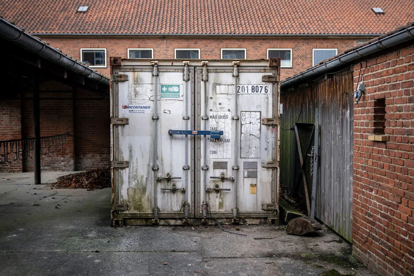 Lige nu er mange af Livgardens folk i Letland. Men når alle er hjemme, arbejder omkring 1.000 mennesker på Høvelte Kaserne.