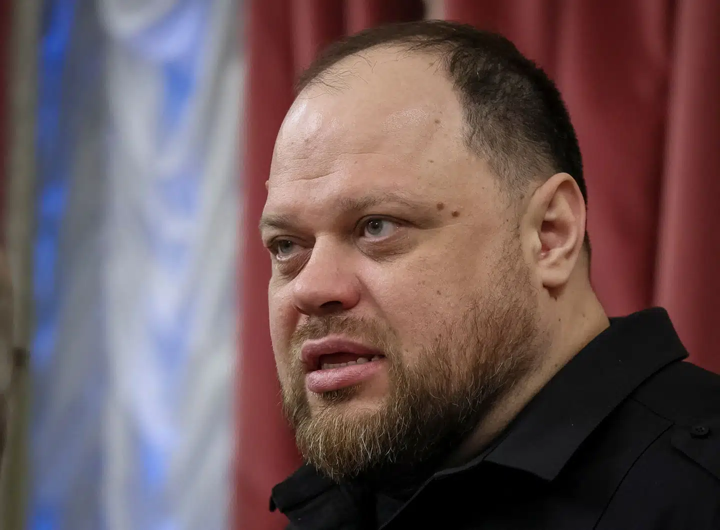 Ruslan Stefanchuk er formand for det ukrainske parlament og går for at være manden bag Zelenskyjs valgkamp i 2019. Nu står han ved Zelenskyjs side i kampen imod Rusland.