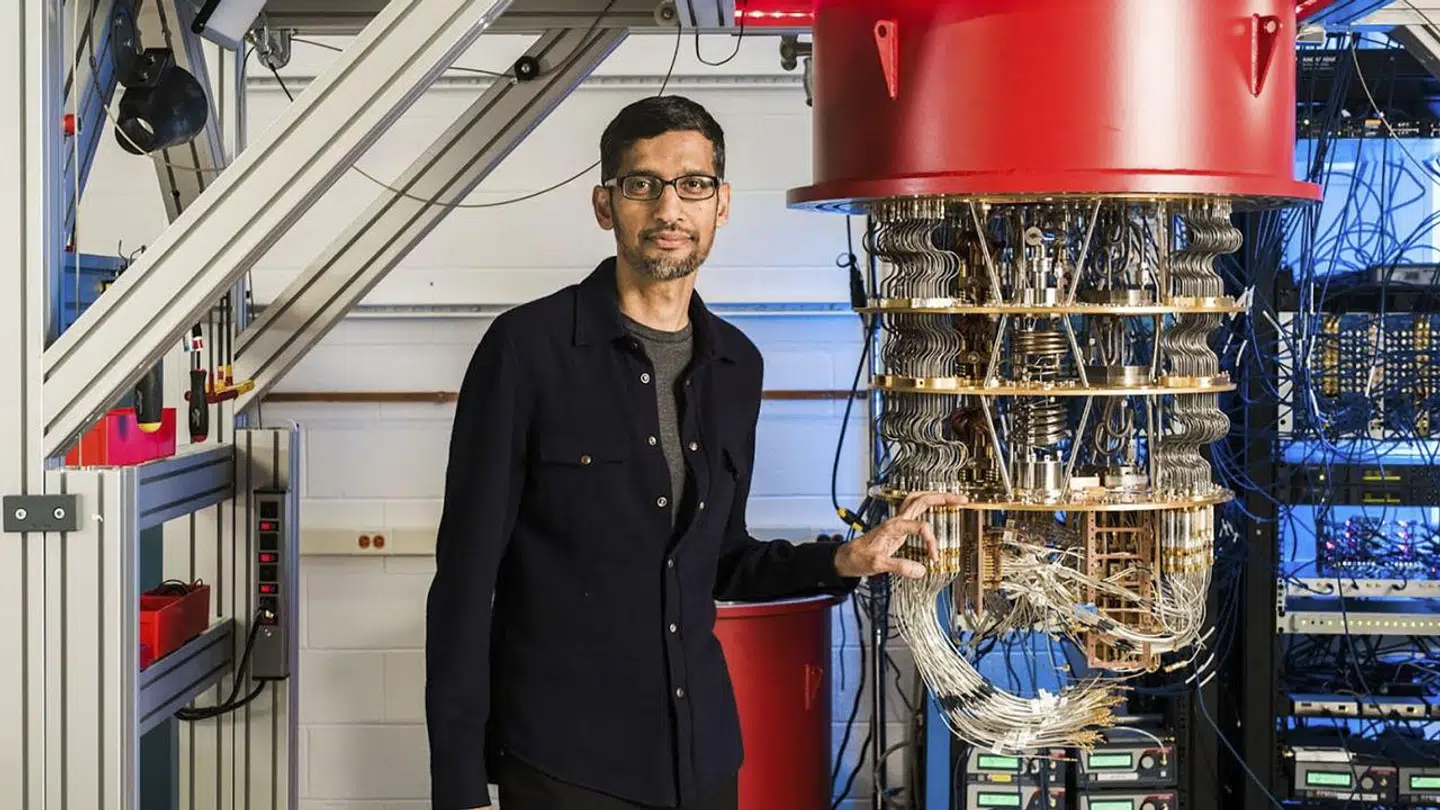 Googles topchef, Sundar Pichai, ses her i 2019 ved en af de kvantecomputere, som internetgigantens eksperter arbejder på at udvikle. Nu mener de at have opnået et afgørende gennembrud i forskningen.