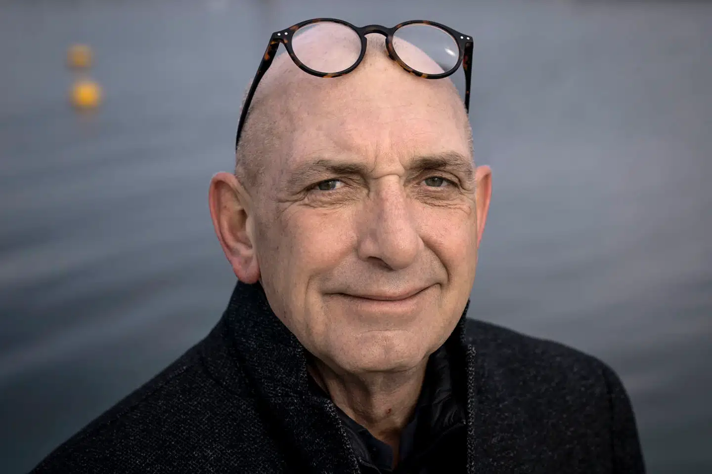 Jesper Nygart er speciallæge i almen medicin. Han har stiftet og udviklet FIT for LIVET, som tilbyder virtuelle vægttabsforløb. Jesper Nygart er tidligere ejer af Nygart Privathospital, som er kendt for reklamer for brystoperationer.