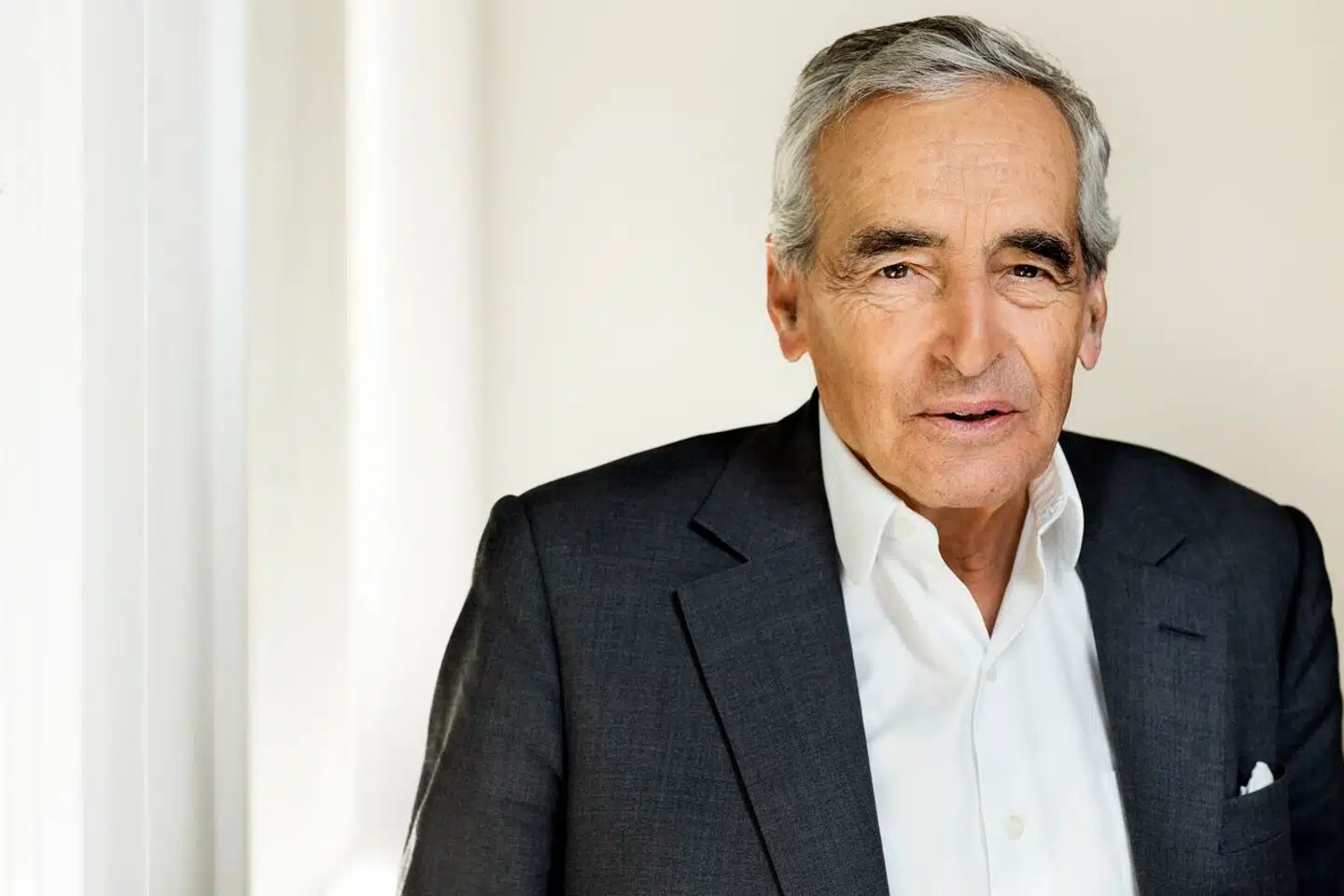 Det uformelle og uhøjtidelige er Per Magids faste ledsager.