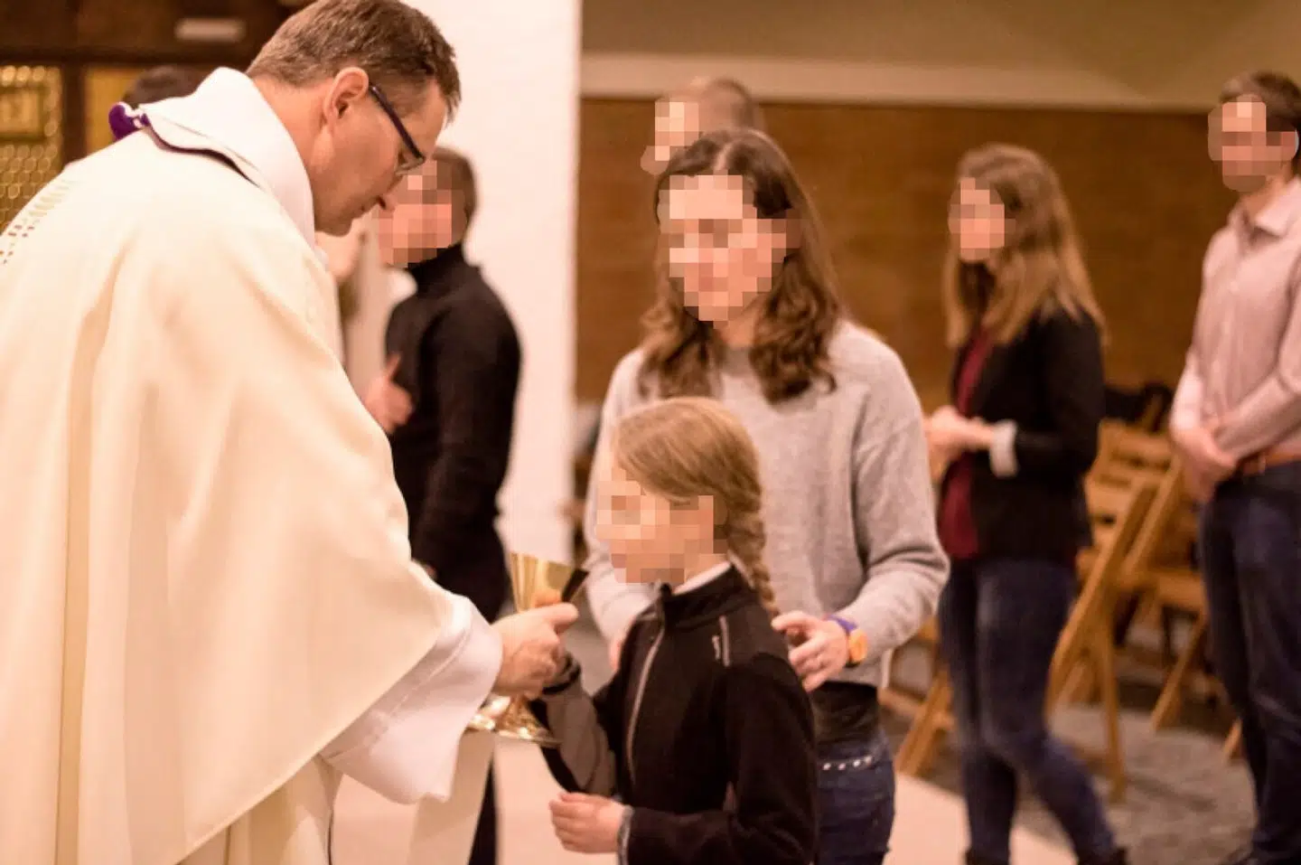 The Polish priest Michal Gutkowski, who until 2018 was a priest at the prestigious Catholic school Niels Steensens Gymnasium in Copenhagen. In 2018, he was fined for four cases of sexual harassment against school girls. Shortly after his dismissal, he got a job at the Catholic Jesuit Community in Gdynia, Poland, and is today the director of the Catholic European Centre of Communication and Culture near Warsaw. Photographs show that several times since 2018, Gutkowski has worked as a priest, held masses or distributed communion to children.