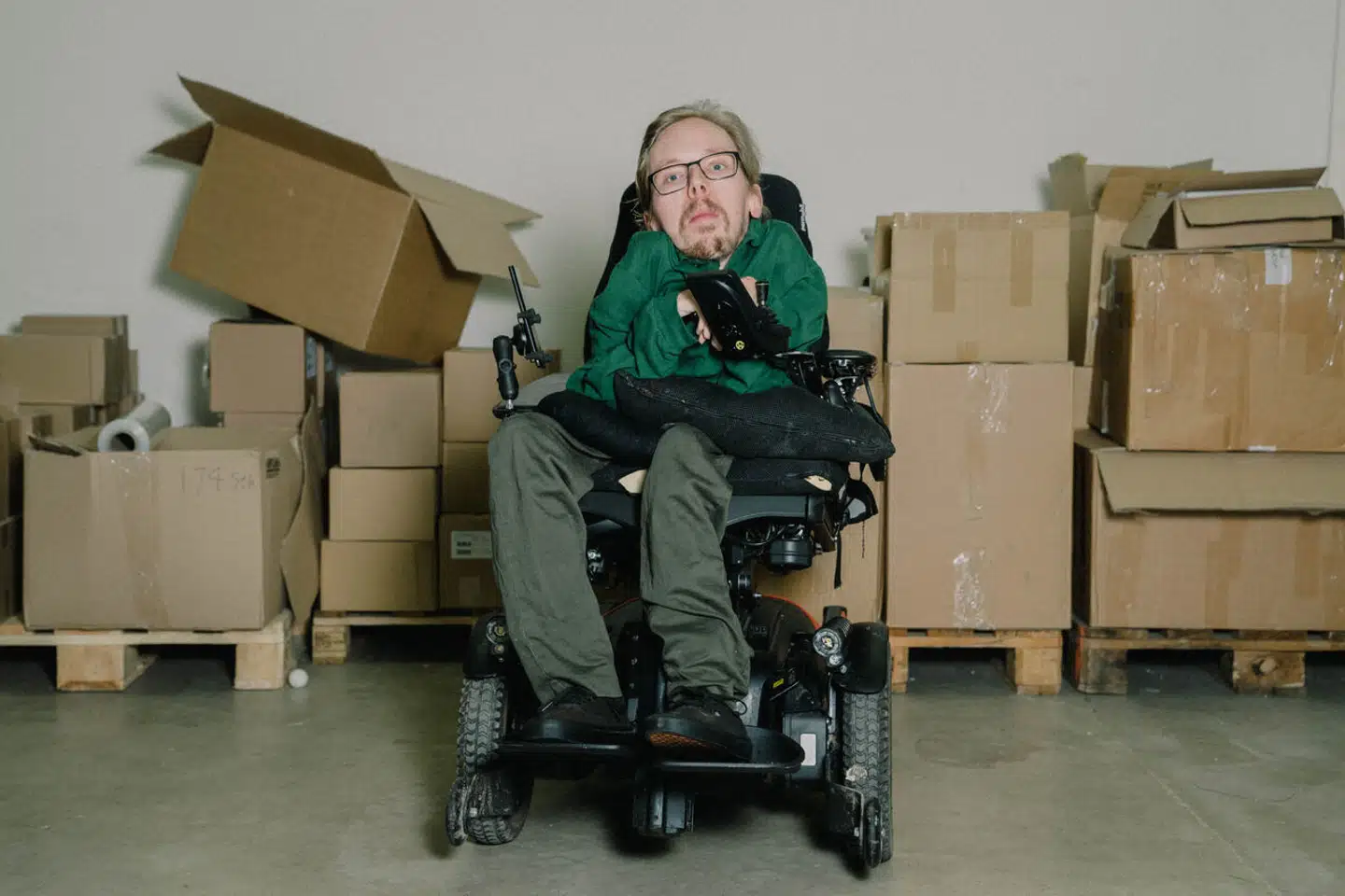 25-årige Markus Iversen har stiftet tre virksomheder – senest TickrMeter, som investorerne Jesper Buch og Christian Arnstedt netop har købt sig ind i via DR-programmet »Løvens Hule«. Markus Iversen har muskelsvind, og ideerne til nye produkter er opstået gennem hans egne behov.