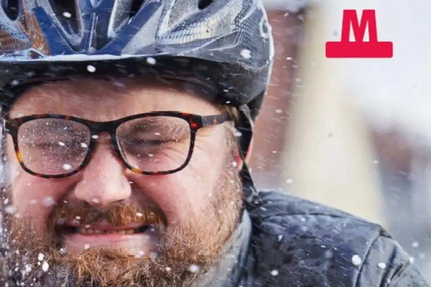 Metroselskabets kampagne, hvor cyklister opfordres til at slippe for det danske vintervejr ved at tage Metroen i stedet, er et eksempel på, at man bruger skattekroner på at reklamere for offentlige løsninger. I stedet kunne man med fordel sænke skatterne eller forbedre infrastrukturen, skriver Amalie Lyhne i denne leder.