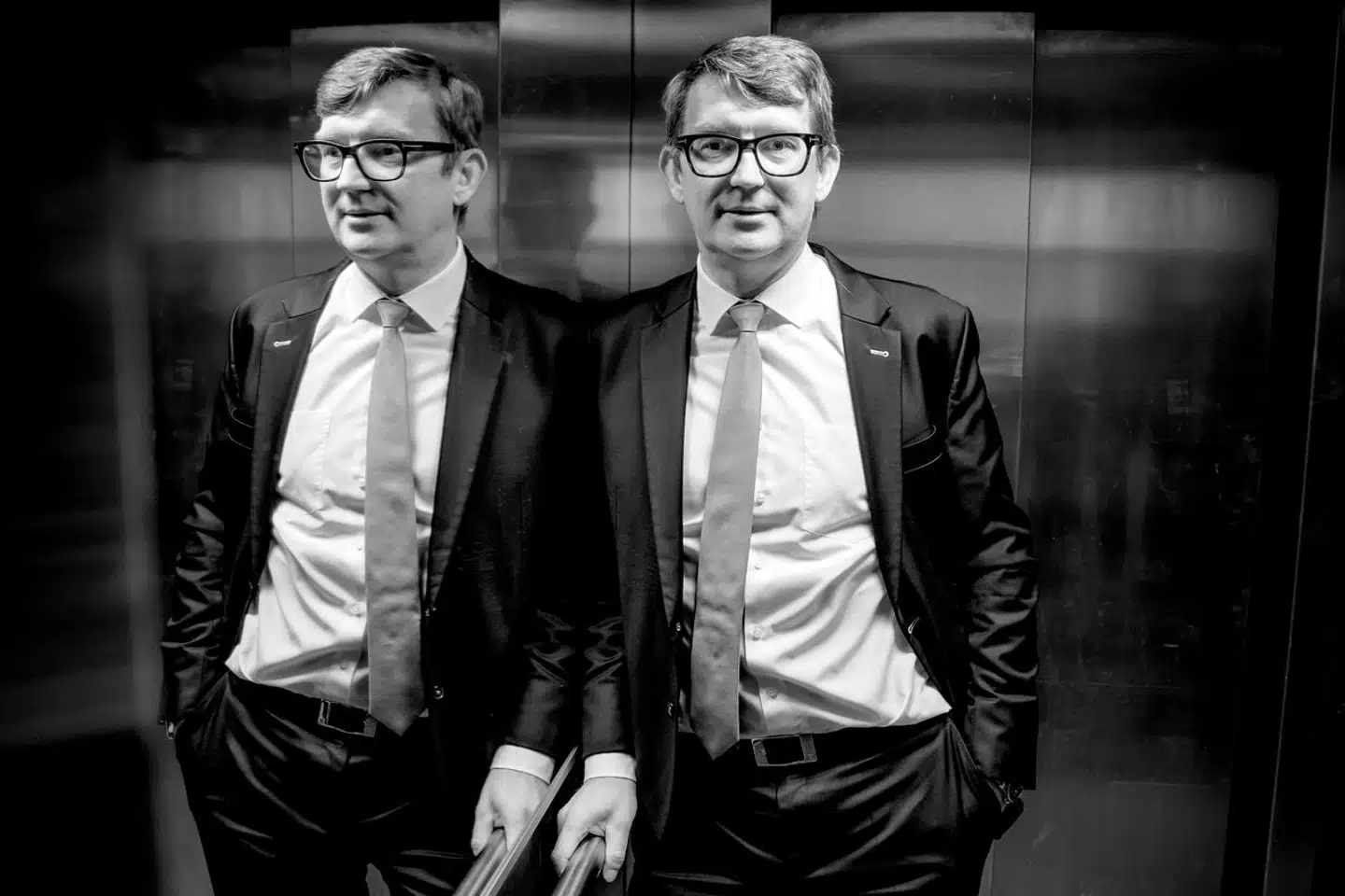 Troels Lund Poulsen har pludselig fået en dobbeltrolle i regeringen. Og hvor han før blot var økonomiminister, er en af hans fremmeste opgaver nu at få styr på Forsvarets økonomi.