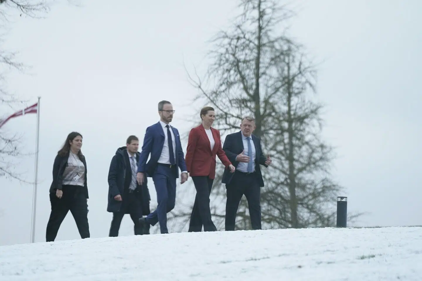 »Det grønne fylder stort set intet i regeringens politik, og socialdemokraterne har tydeligvis fortrængt statsministerens grønne erkendelser fra foråret 2022 til fordel for en periode mere i Statsministeriet,« skriver Frederik Sandby og Stine Bardeleben Helles.