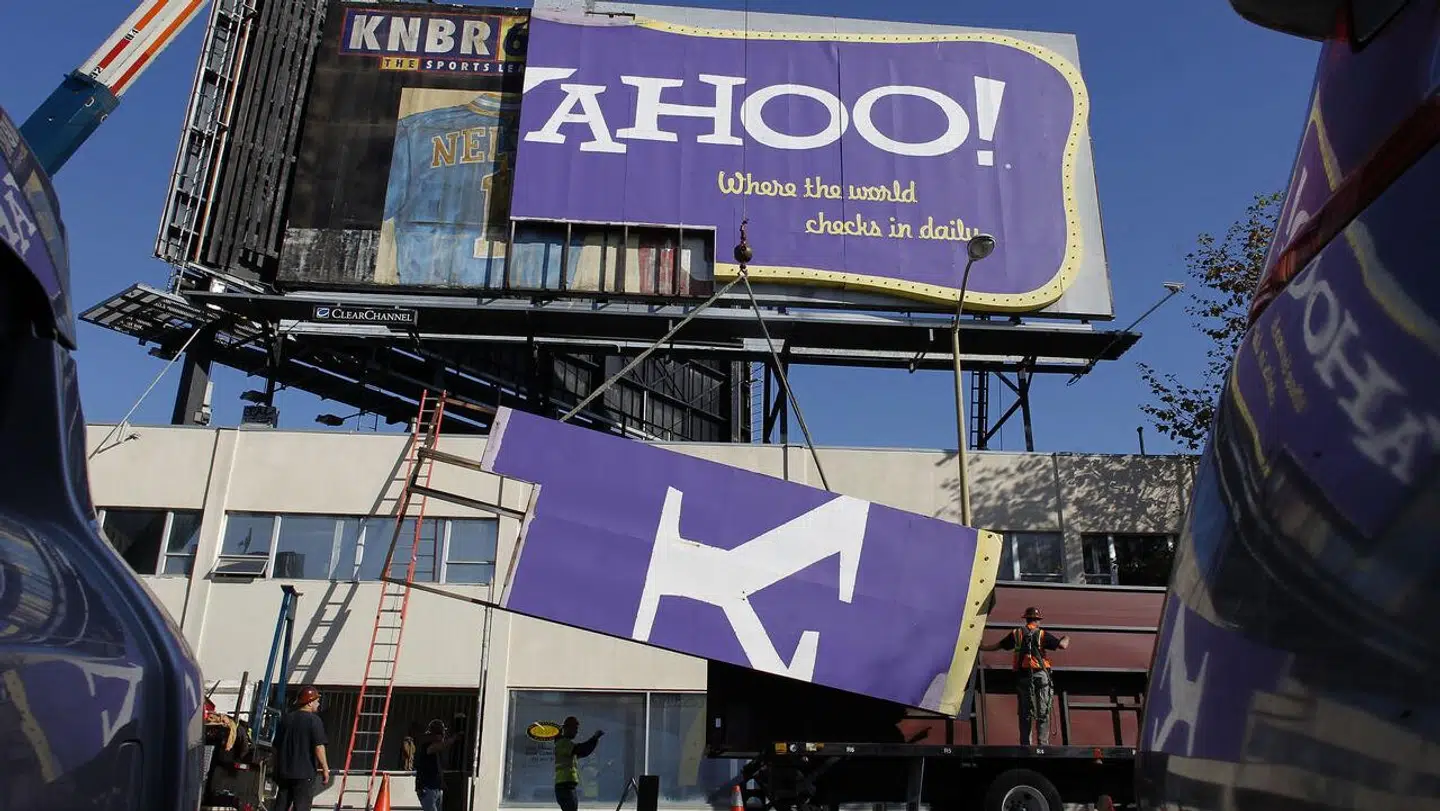 Den gamle internetgigant Yahoo skal skære kraftigt ned på medarbejderstaben.