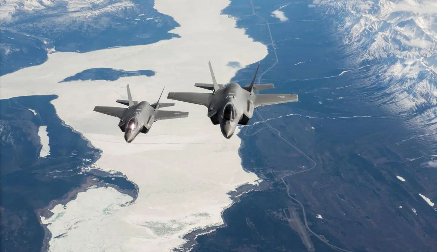 Amerikanske F-22-kampfly har nedskudt tre objekter over Nordamerika den seneste uge.