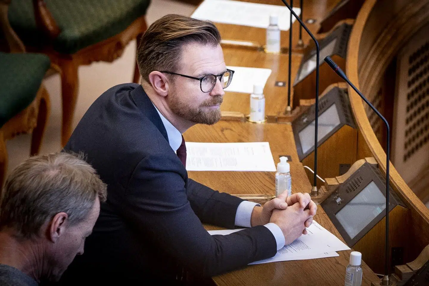 »Mit råd til V og M er: Sørg for at få konkretiseret, hvordan de 45.000 (flere mennesker i arbejde, red.) skal leveres så hurtigt som muligt. Ellers vil socialdemokraterne løbe fra denne del af regeringsgrundlaget,« skriver Martin Ågerup.