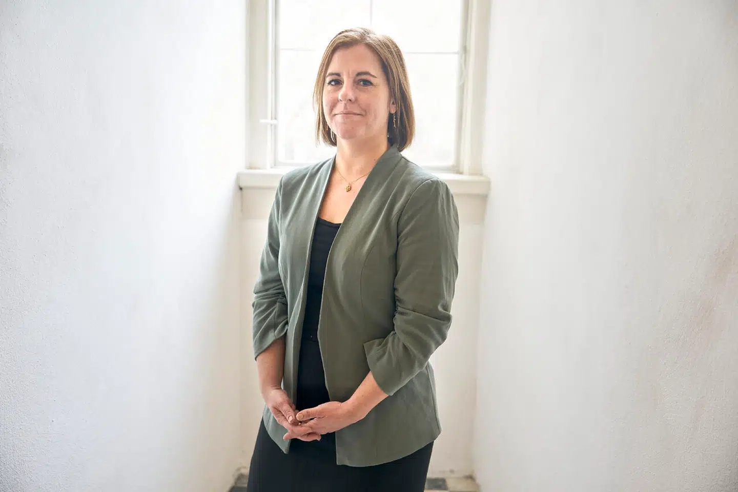 »Ultrafeministerne – især dem på min egen alder – har nemlig utroligt travlt med at sjoske rundt i én lang offerfortælling: 'Vi kan ikke selv. Vi kan ikke sige fra. Vi overbebyrdes. Vi skal have hjælp.' Det er rædsomt at være vidne til,« skriver Susie Jessen, MF og politisk ordfører for Danmarksdemokraterne.