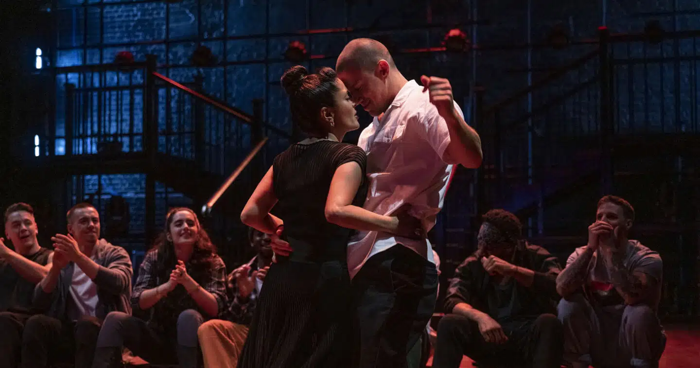 »Magic Mike's Last Dance« er den tredje film om den mandlige stripper Mike, der bygger på Channing Tatums egne erfaringer som stripper. Tatum har udtalt, at hans grimmeste erfaringer med mennesker bygger på hans oplevelser i den branche, men det mærker man ikke meget til i filmen.