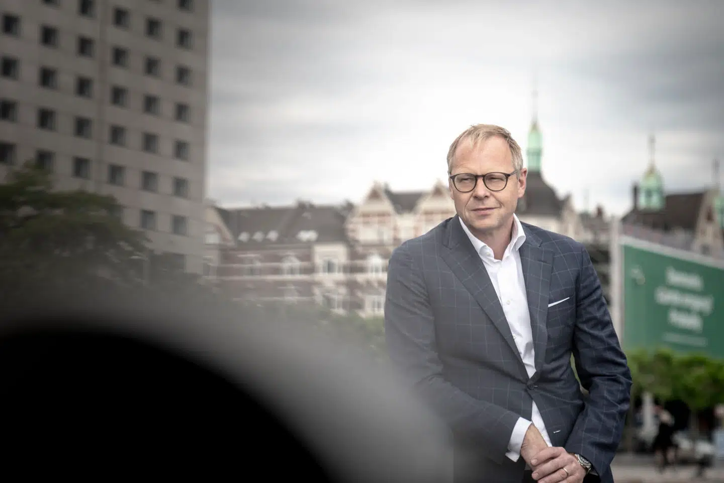 »Vi skal være en forudsigelig partner i en uforudsigelig tid,« siger Nykredits topchef Michael Rasmussen, og derfor bliver der ikke pludselig noget stop for udlån hos Danmarks største pengeudlåner, der netop har fremlagt rekordregnskab.