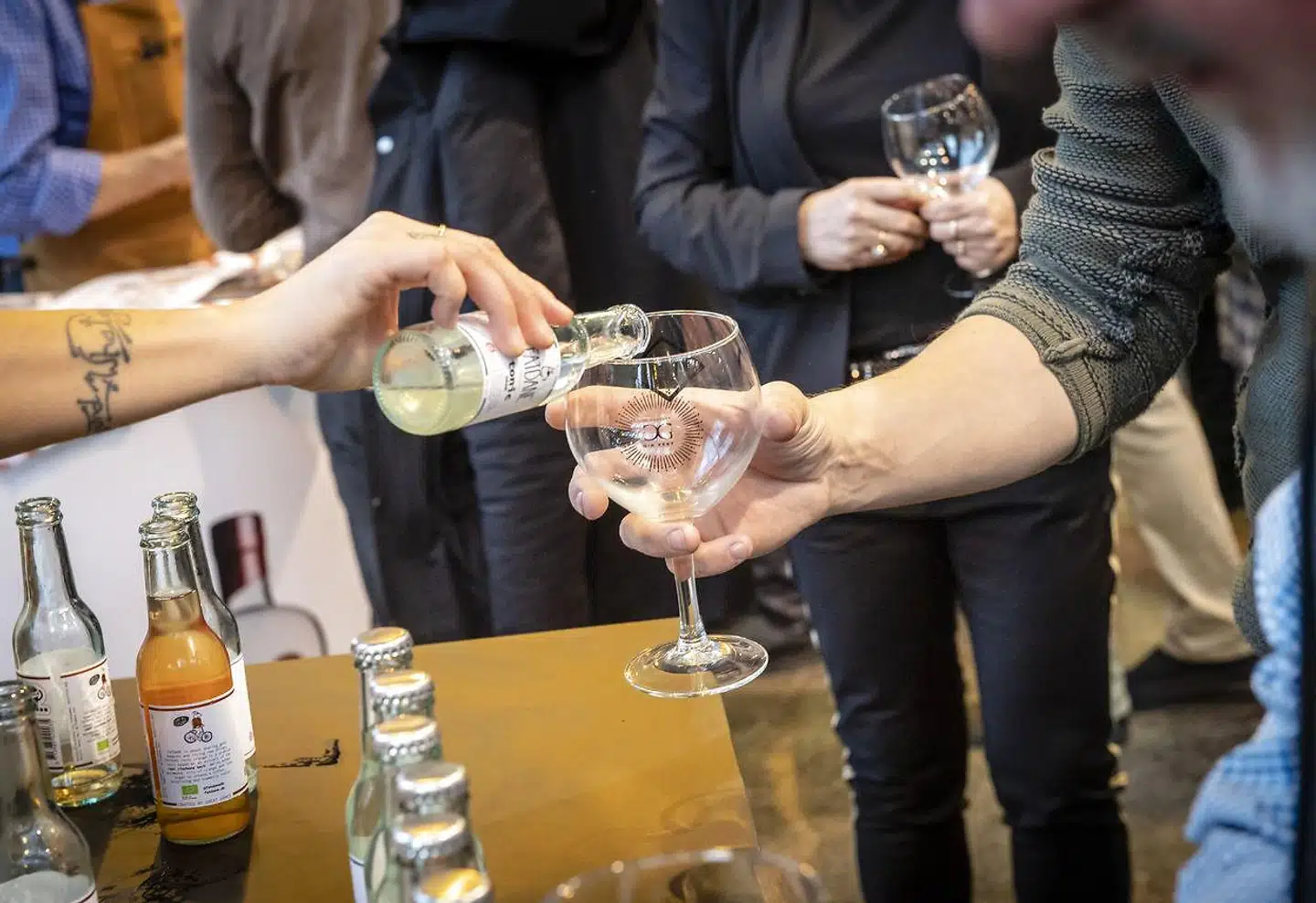 Der bliver også serveret masser af tonic på festivalen. Men mange vil også drikke ren gin. Det gælder i hvert fald arrangøren selv.