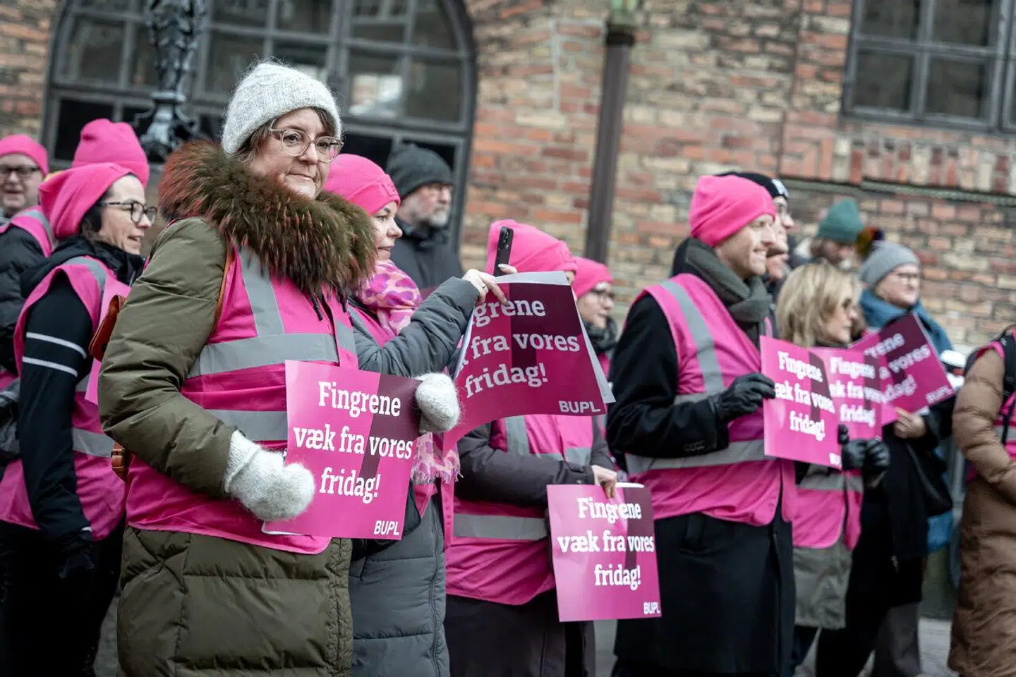 »Folk er vrede. Og det på trods af, at forøgelsen af arbejdstiden er begrænset, og der i forvejen er en del helligdage i foråret,« skriver Kristian Weise.