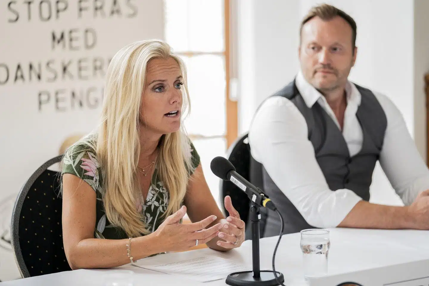 »I mange år har Pernille Vermund været cementen, der holdt Nye Borgerlige sammen. Det må have været noget af en opgave. For i realiteten er der en afgrundsdyb kløft mellem liberalisme og nationalkonservative,« skriver Mia Amalie Holstein.