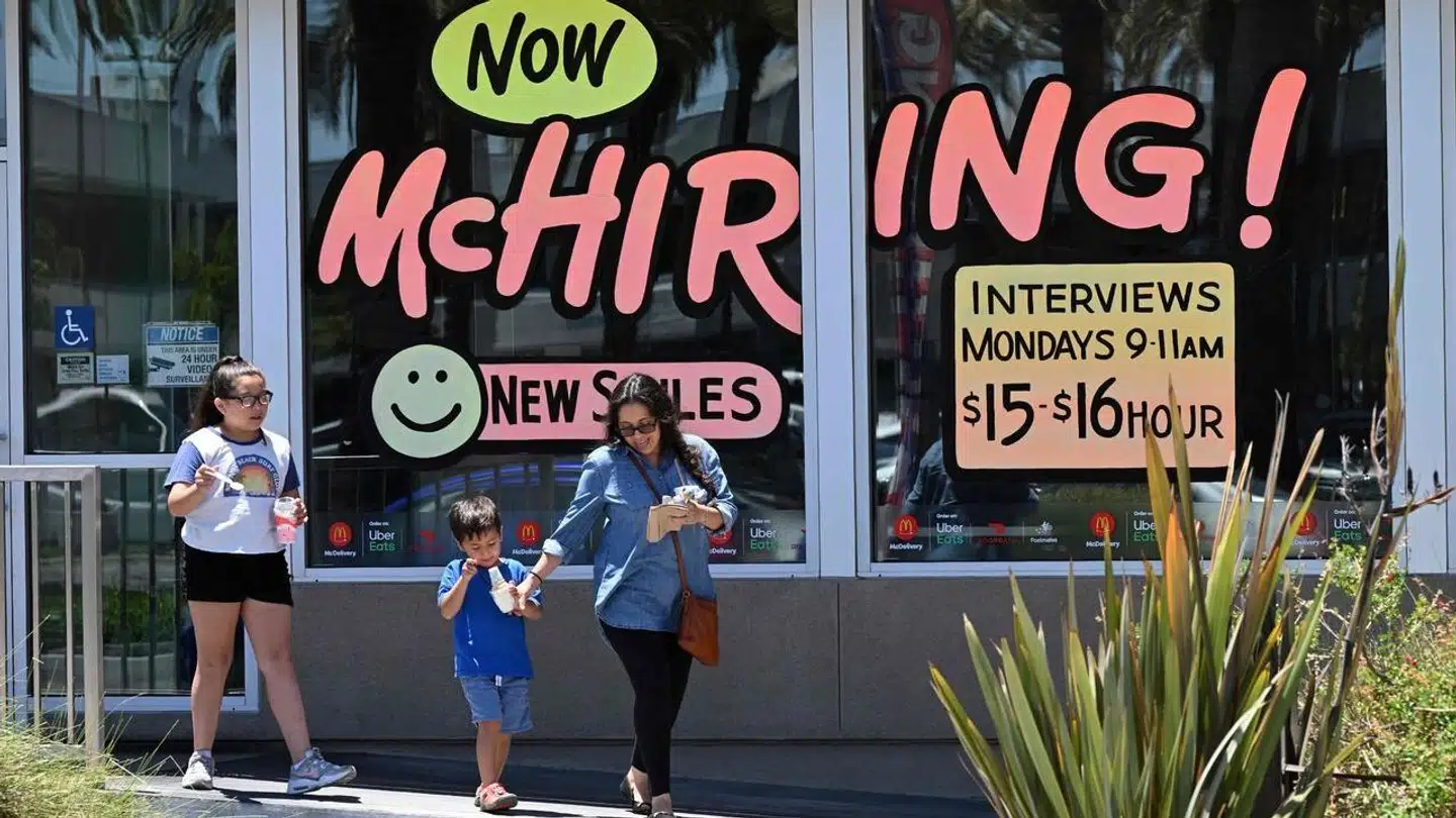 Amerikansk økonomi bliver ved med at skabe tusindvis af nye job hver dag. Derfor bliver renterne sat op.