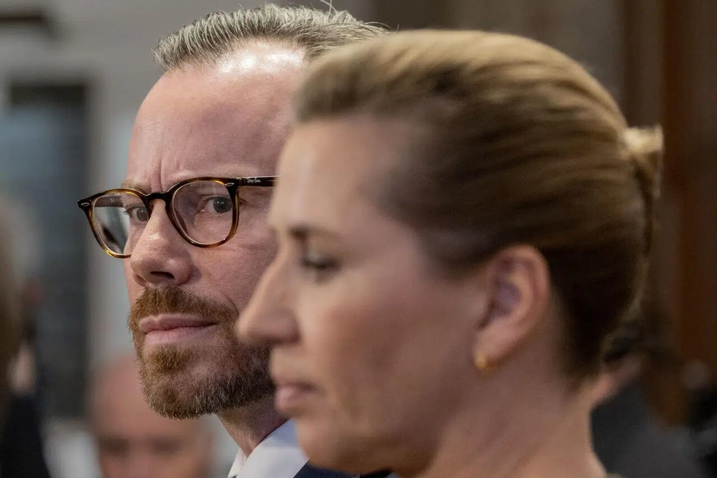 »Følger man Koch, er Jakob Ellemann-Jensens udtalelse om, at regeringen ikke kan være magtfuldkommen, fordi den er en flertalsregering, just en 'uhyrlighed'. Det er jo kun, når man sidder på flertallet, at man kan være magtfuldkommen,« skriver Per Stig Møller.